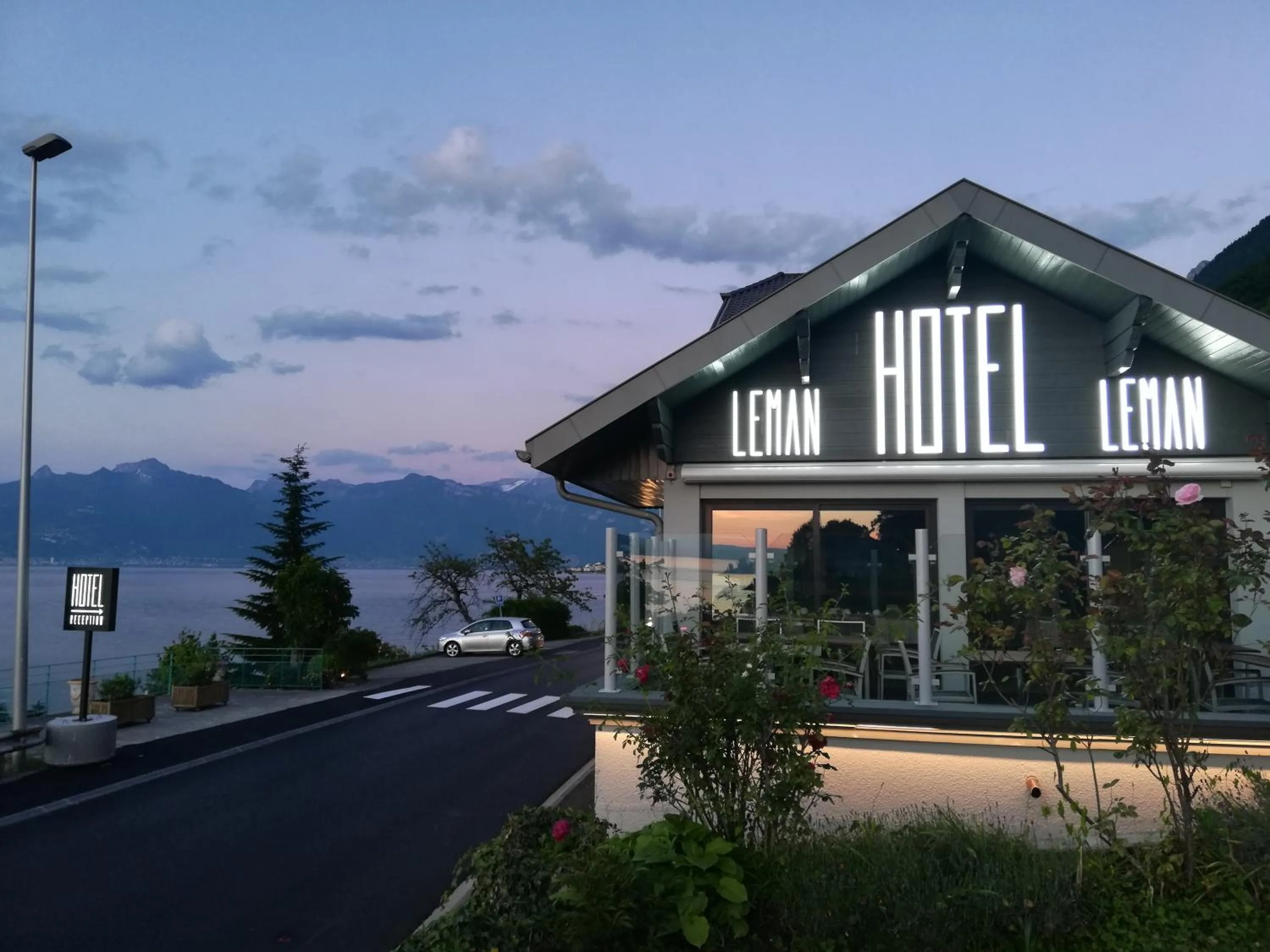 Property building in Hotel Le Léman