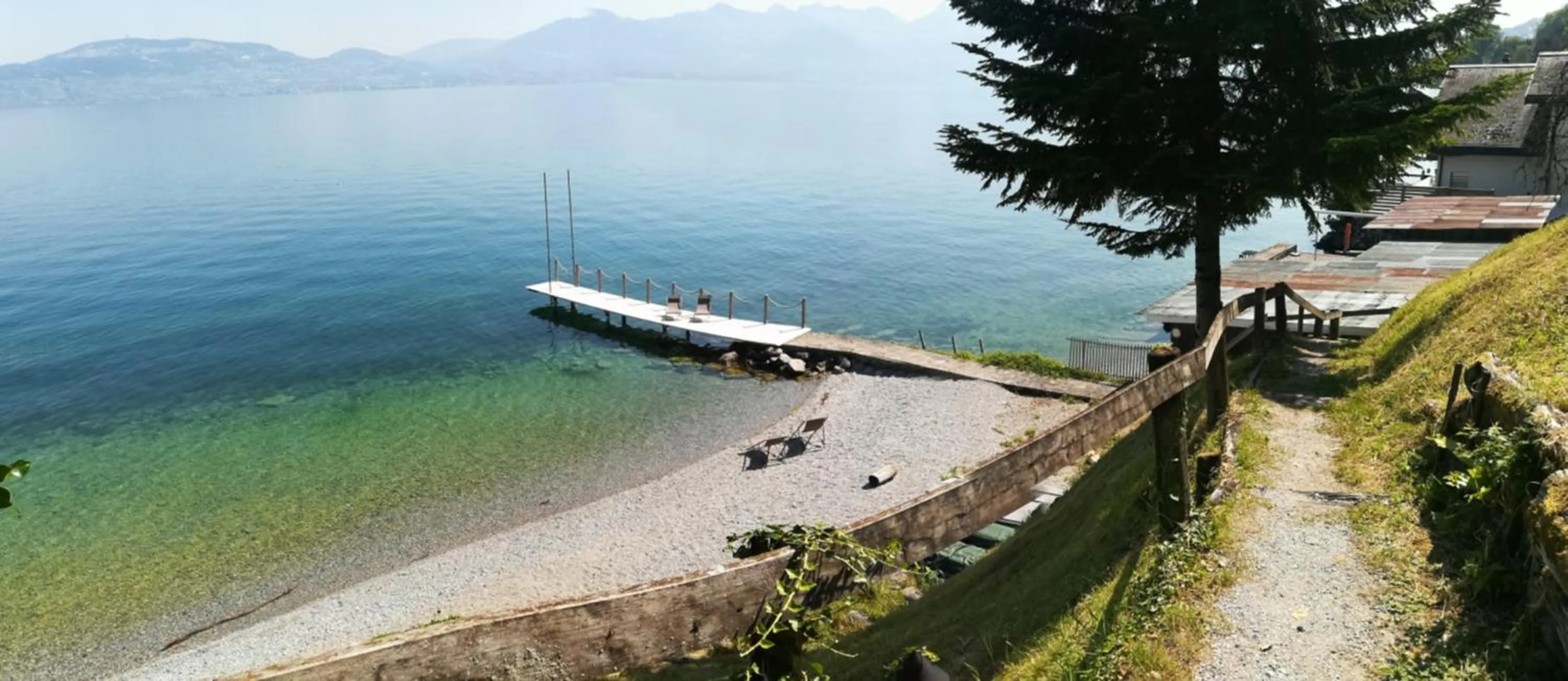 Beach in Hotel Le Léman
