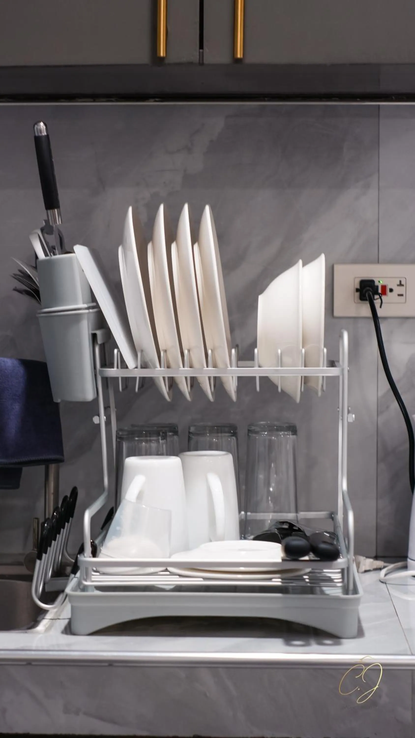 Kitchen or kitchenette in CJ Apartments