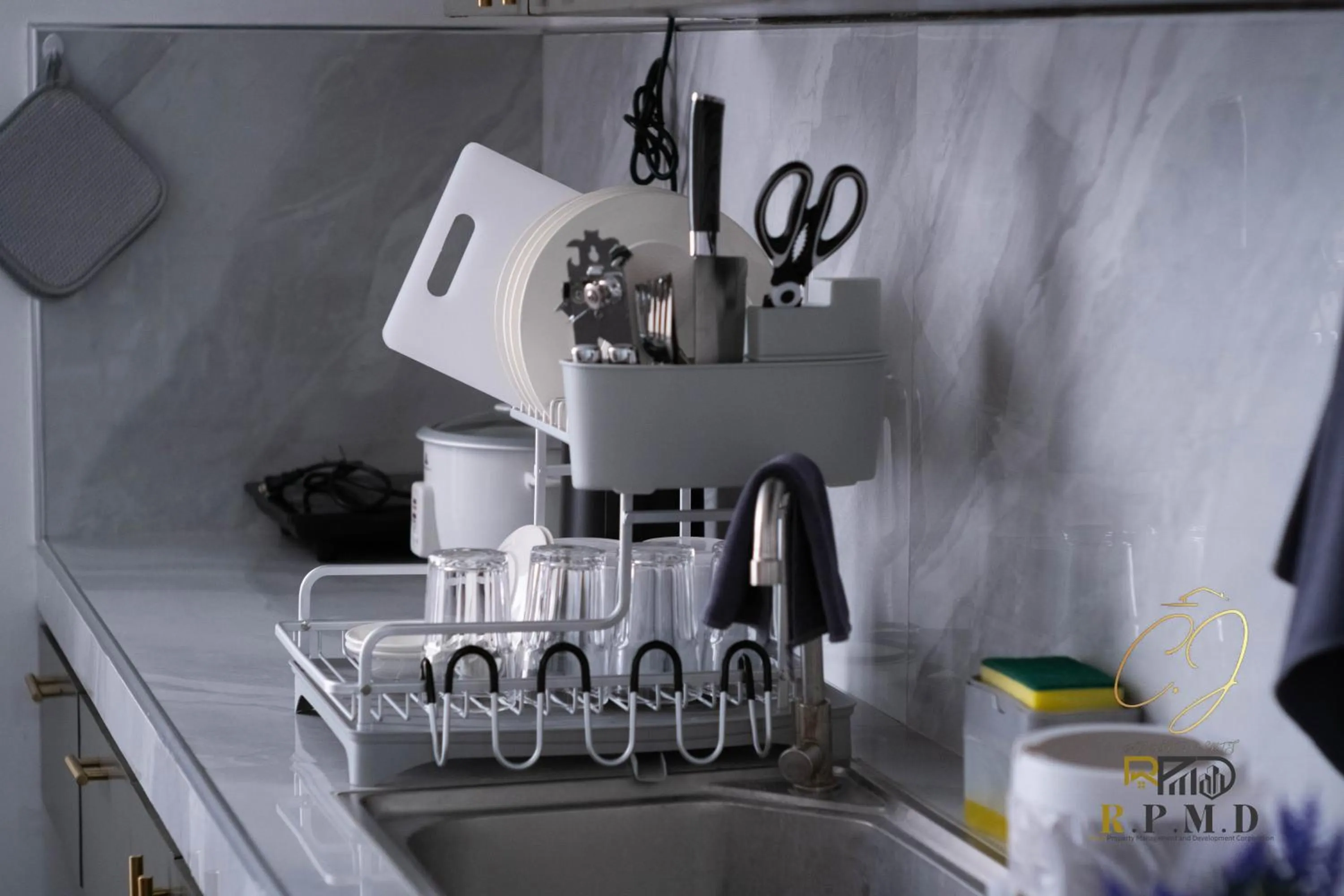 Kitchen or kitchenette in CJ Apartments