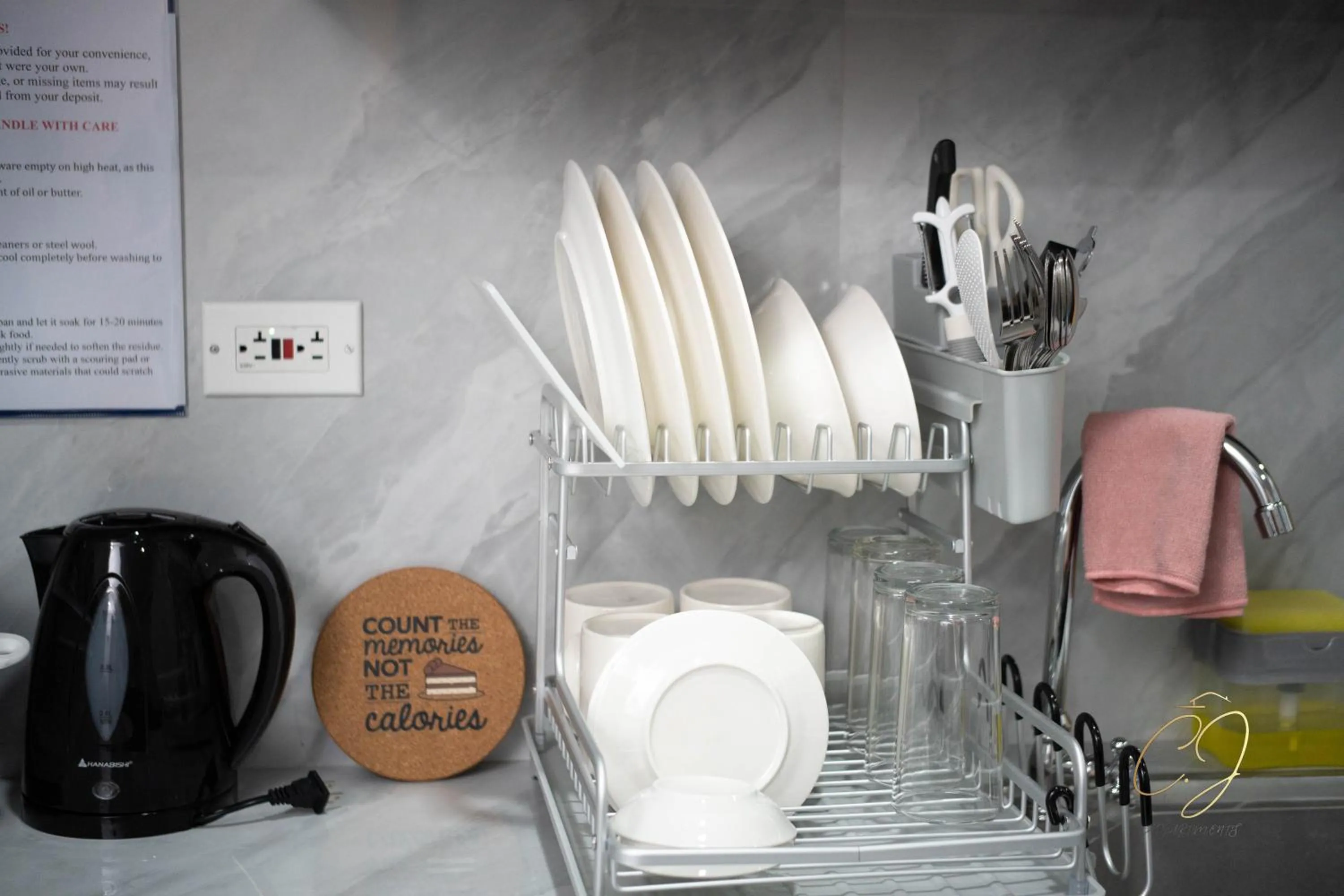 Coffee/tea facilities in CJ Apartments