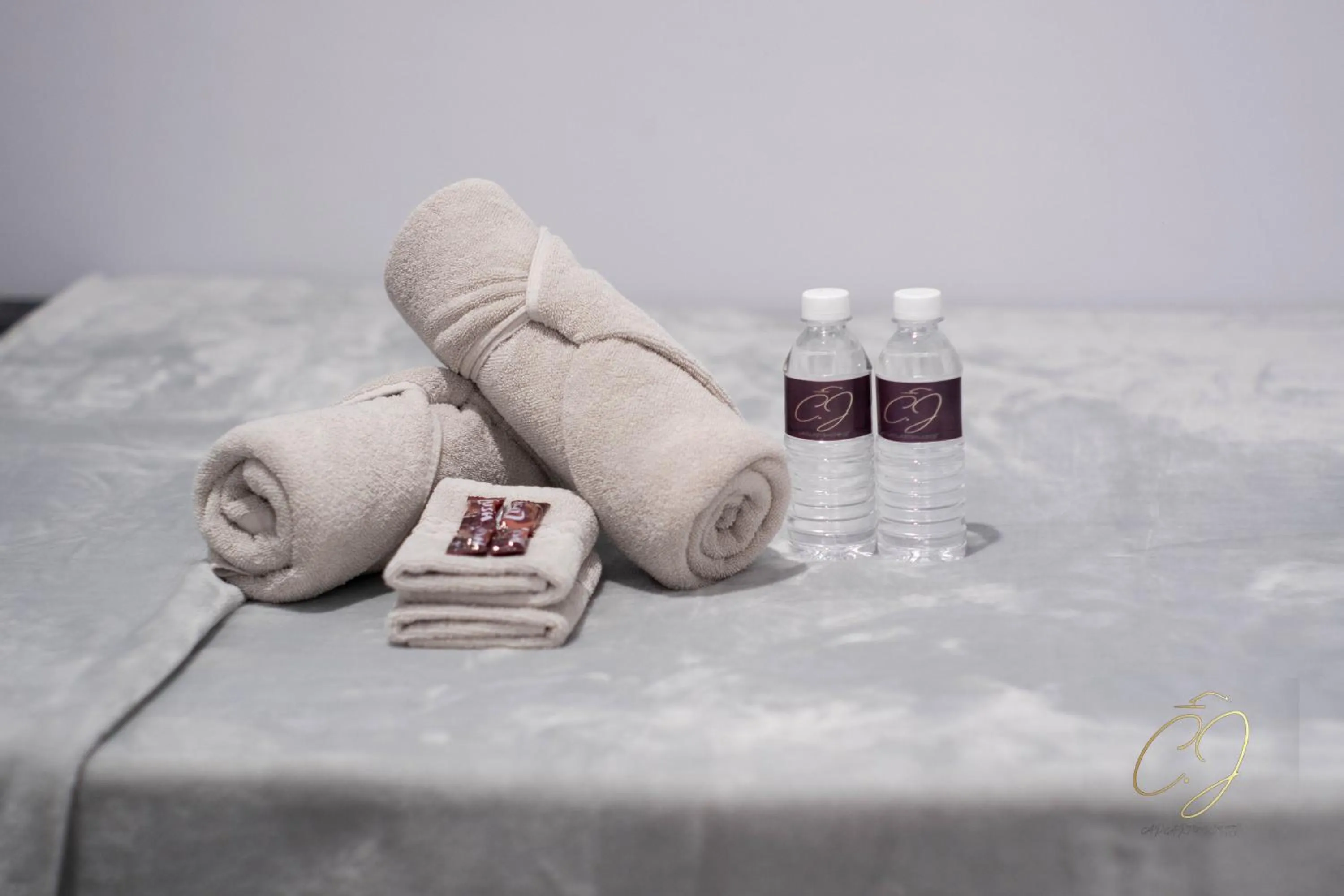 towels in CJ Apartments