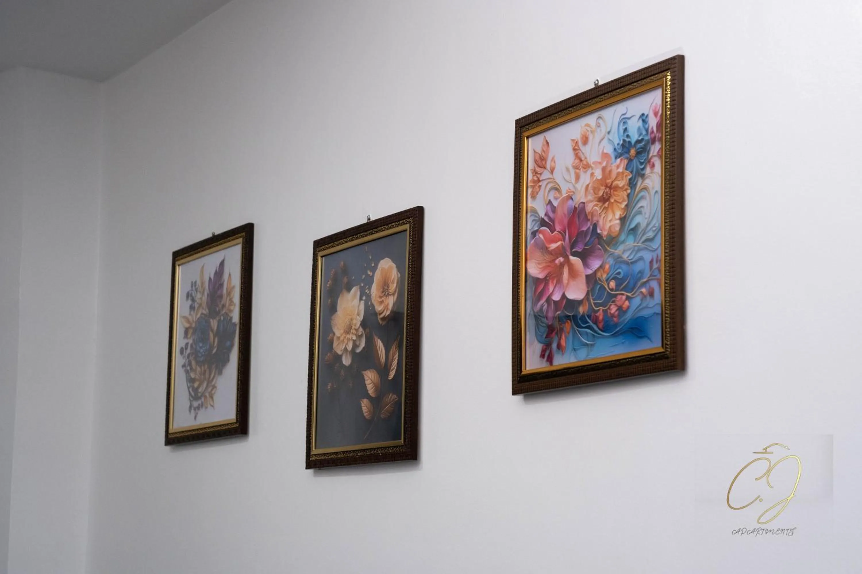 Decorative detail in CJ Apartments