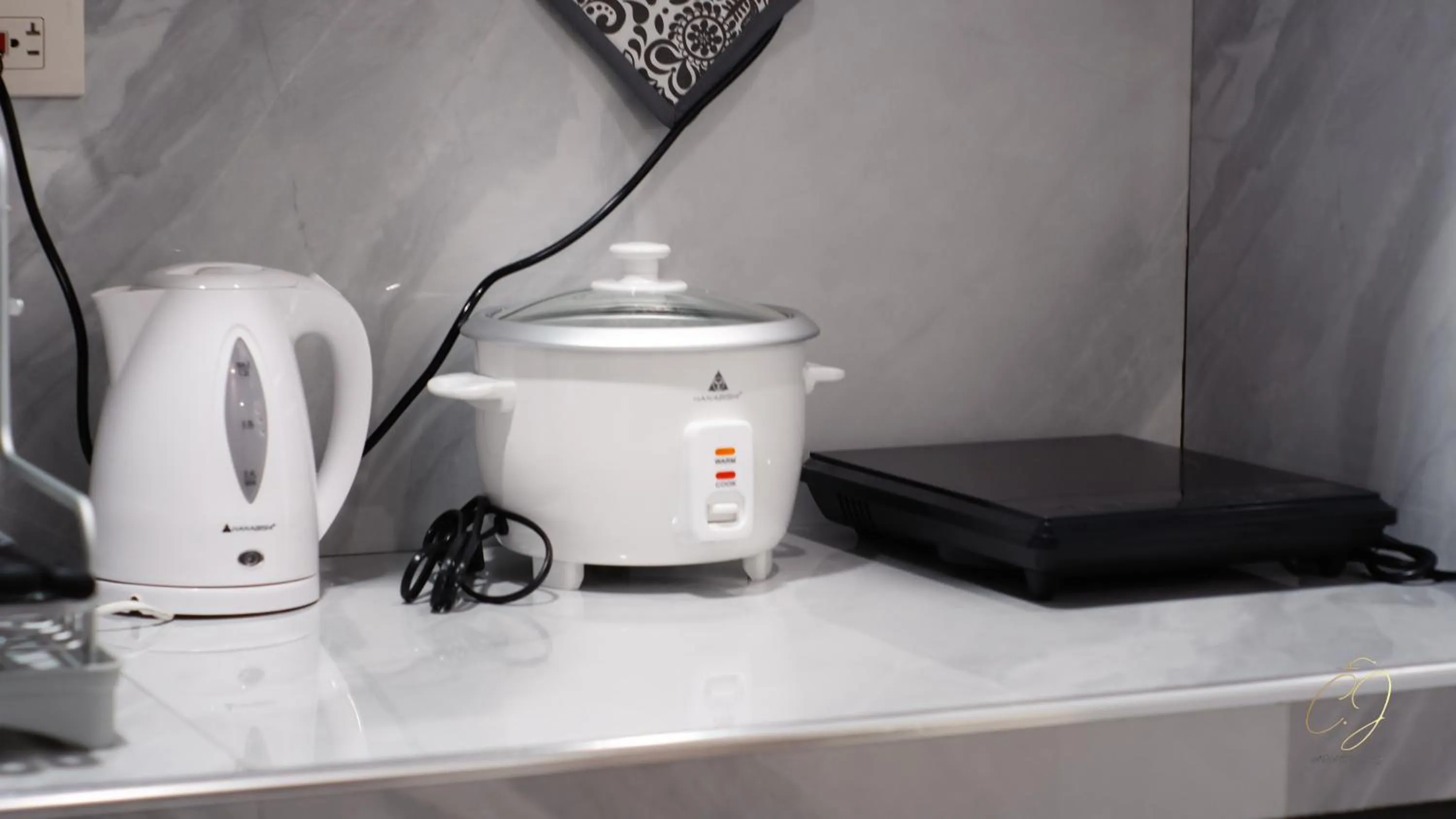 Coffee/tea facilities in CJ Apartments