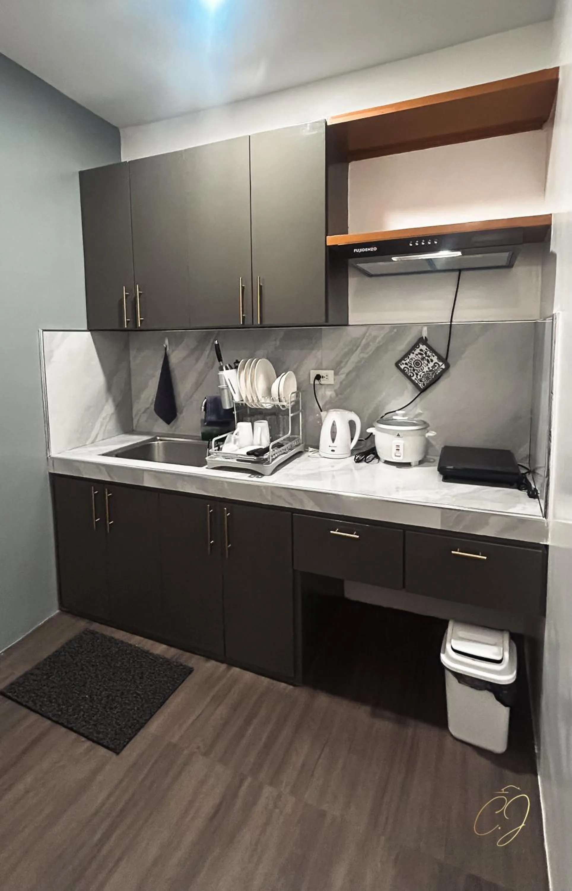 Coffee/tea facilities in CJ Apartments