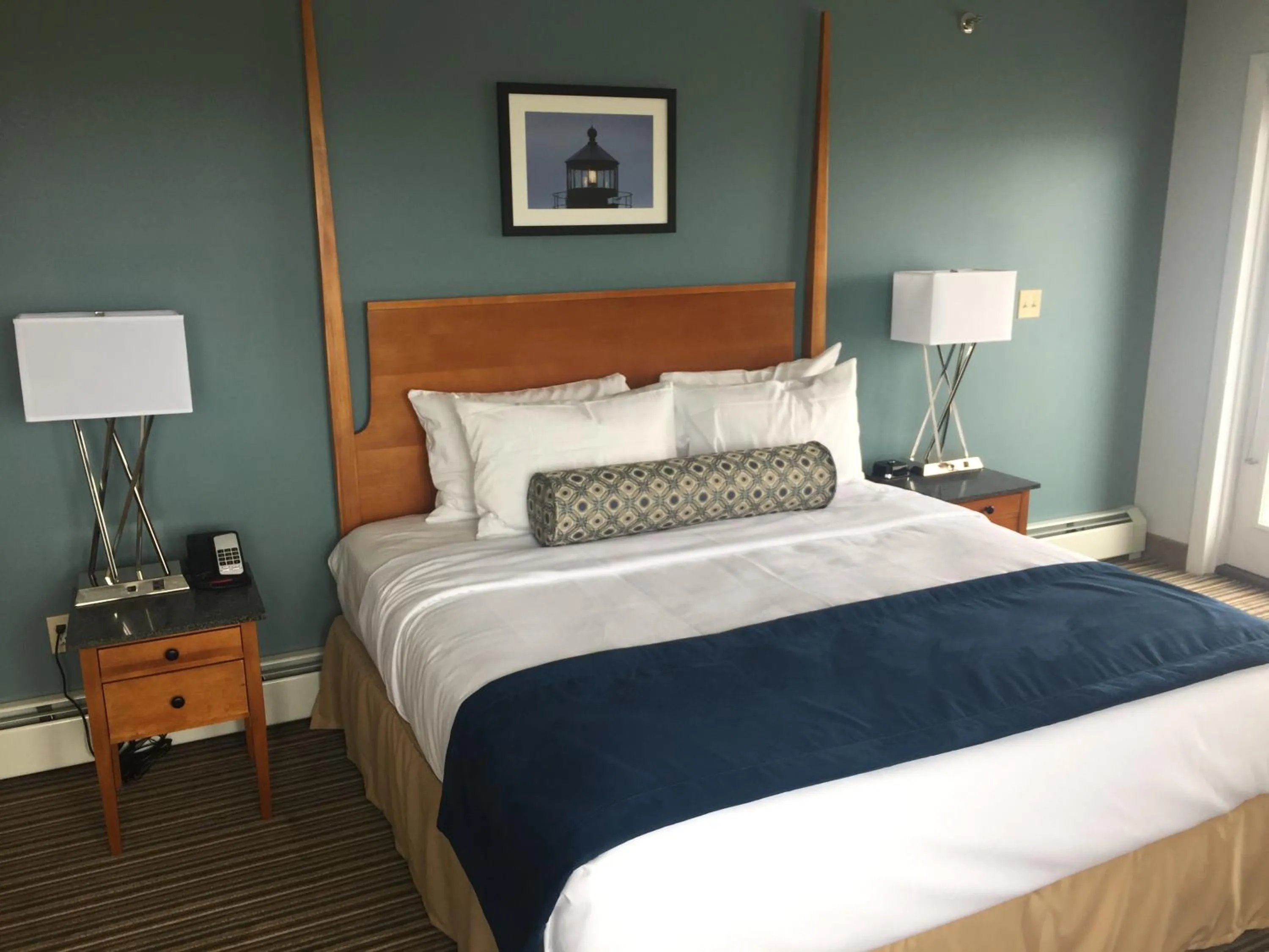 Bed in Rockland Harbor Hotel