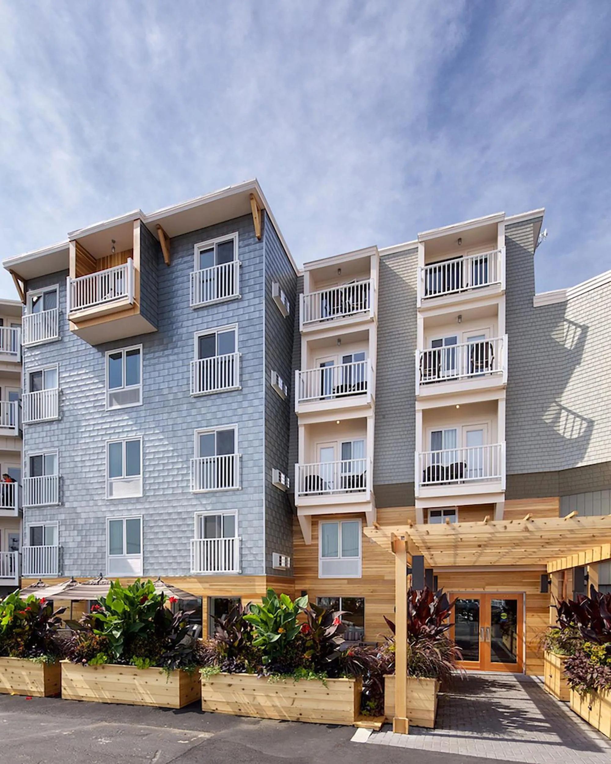 Property building in Rockland Harbor Hotel