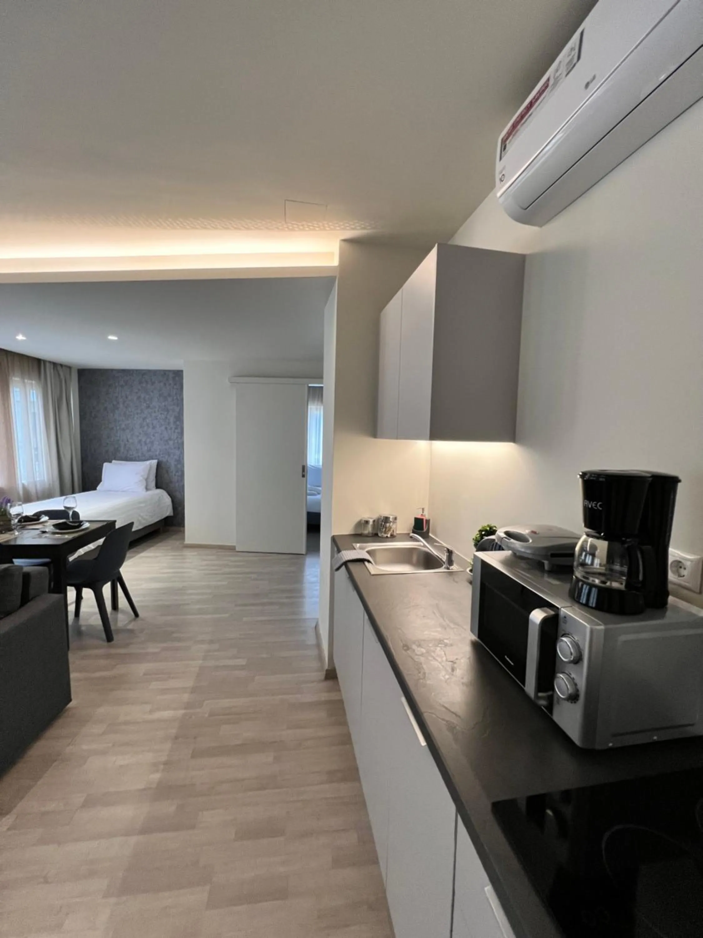 Coffee/tea facilities in Athenian Retreat Penthouses