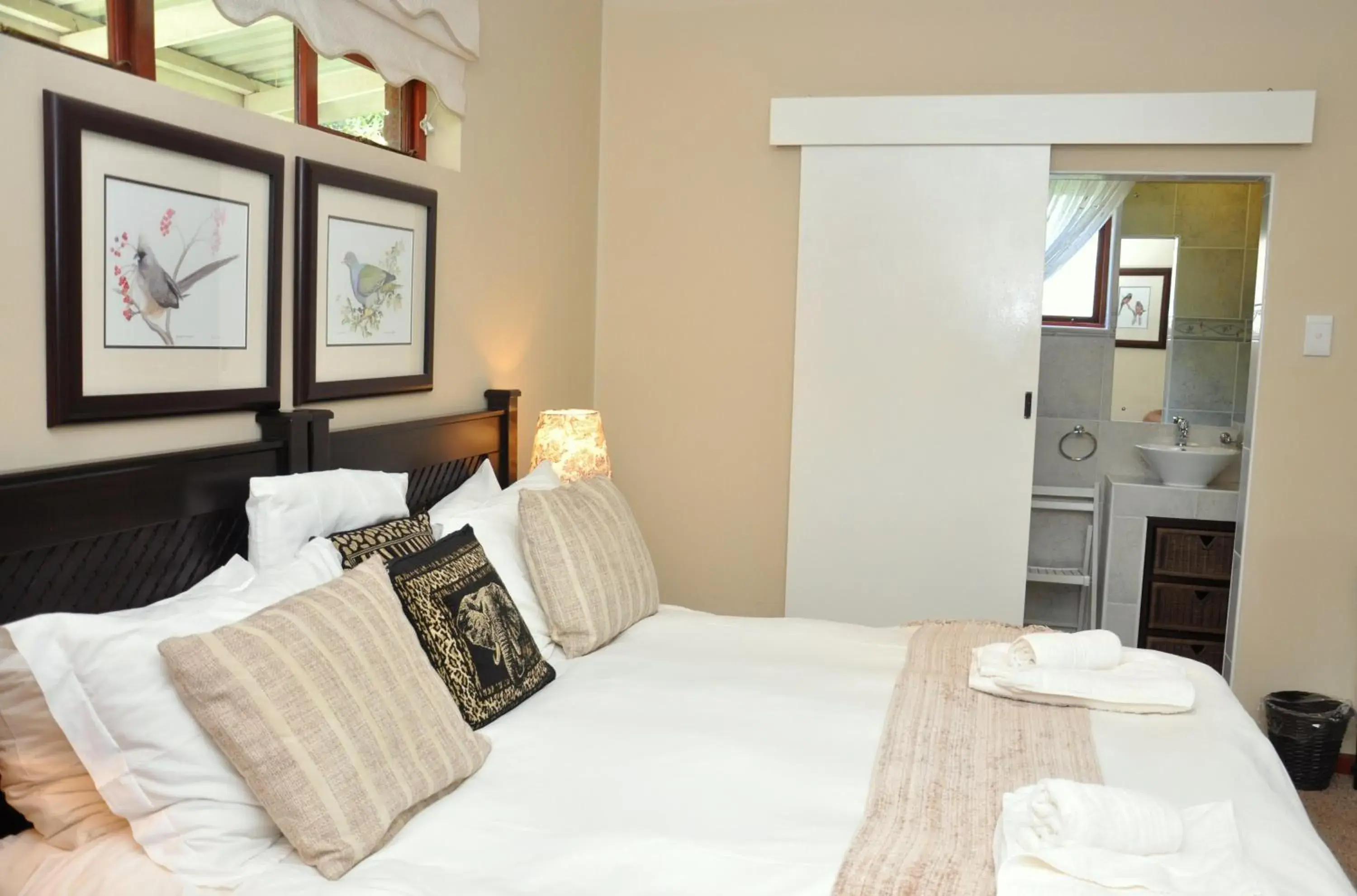 Standard Double or Twin Room with Balcony - single occupancy in Birds of Paradise B&B Standard Double or Twin Room with Balcony - single occupancy in Birds of Paradise B&B