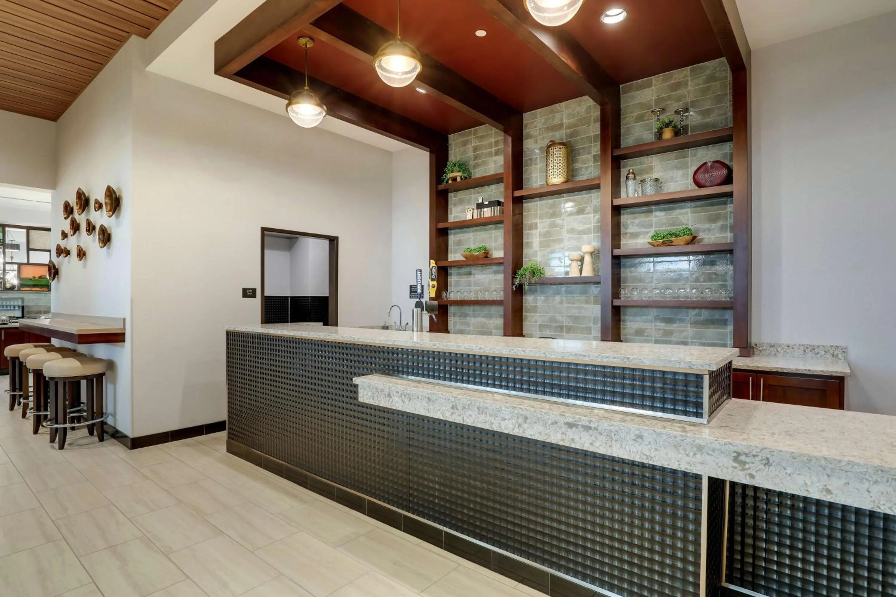 Lounge or bar in Drury Plaza Hotel Cincinnati Florence