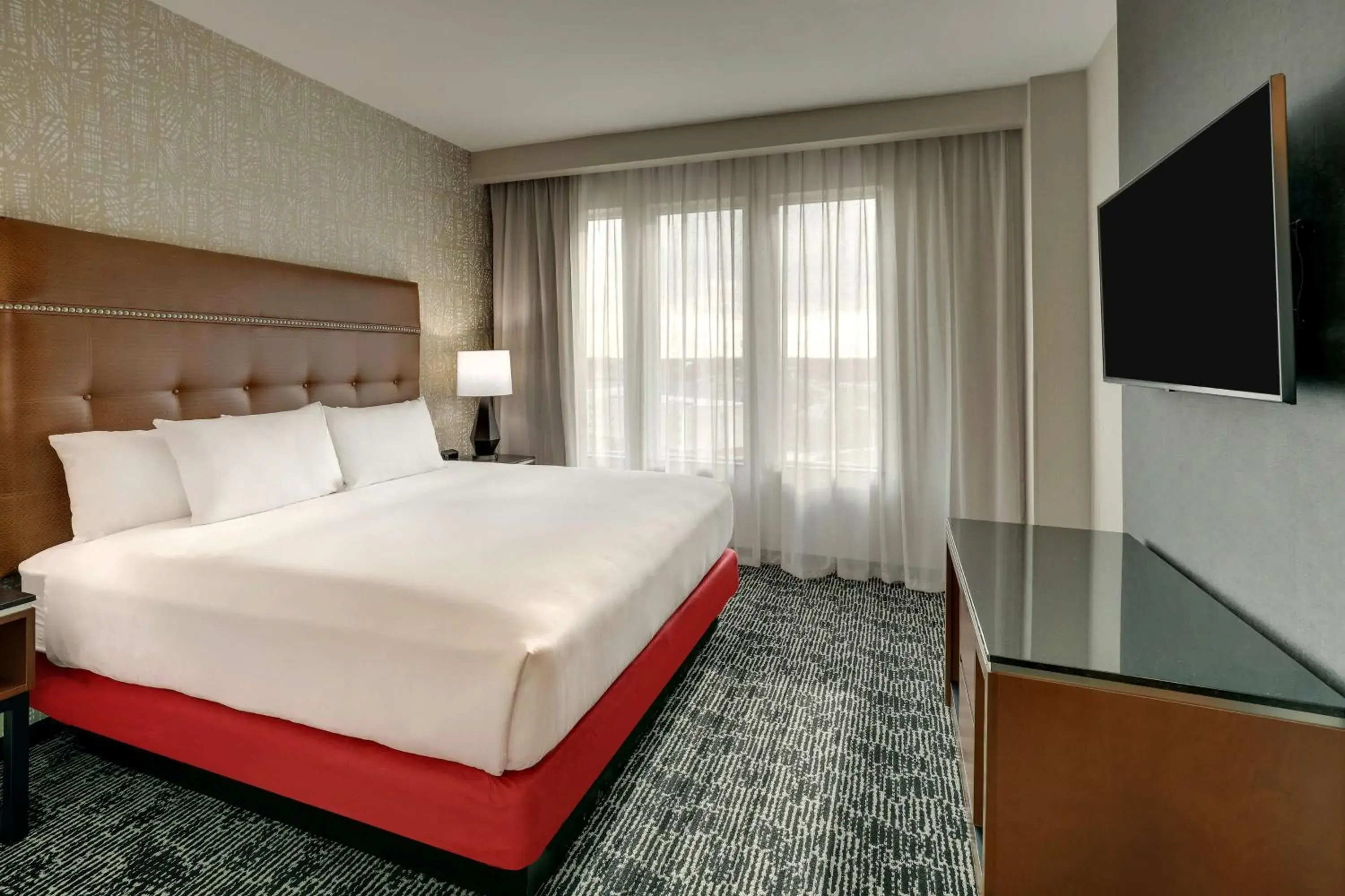 Bedroom, Bed in Drury Plaza Hotel Cincinnati Florence Bedroom, Bed in Drury Plaza Hotel Cincinnati Florence