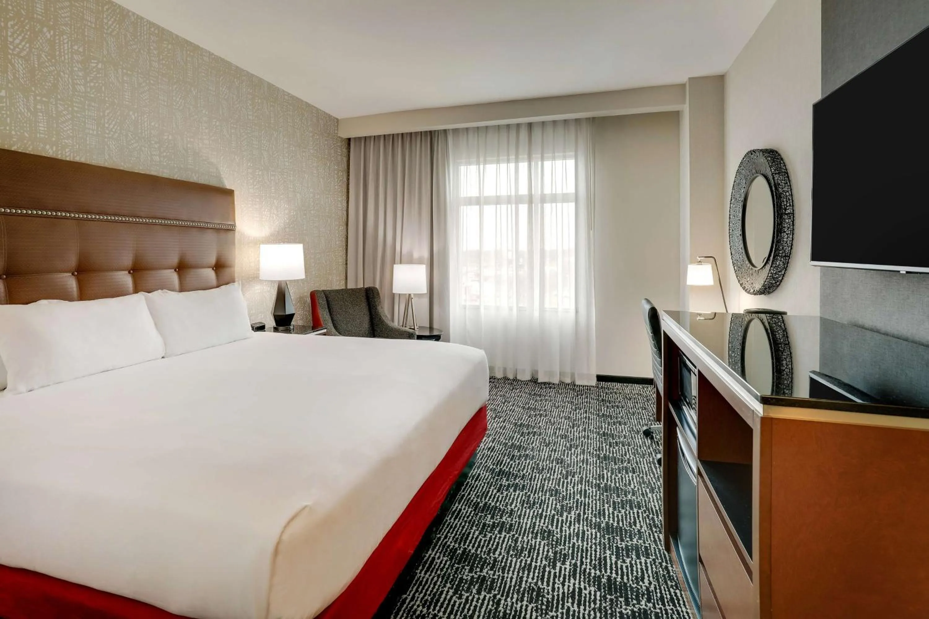 Bedroom, Bed in Drury Plaza Hotel Cincinnati Florence