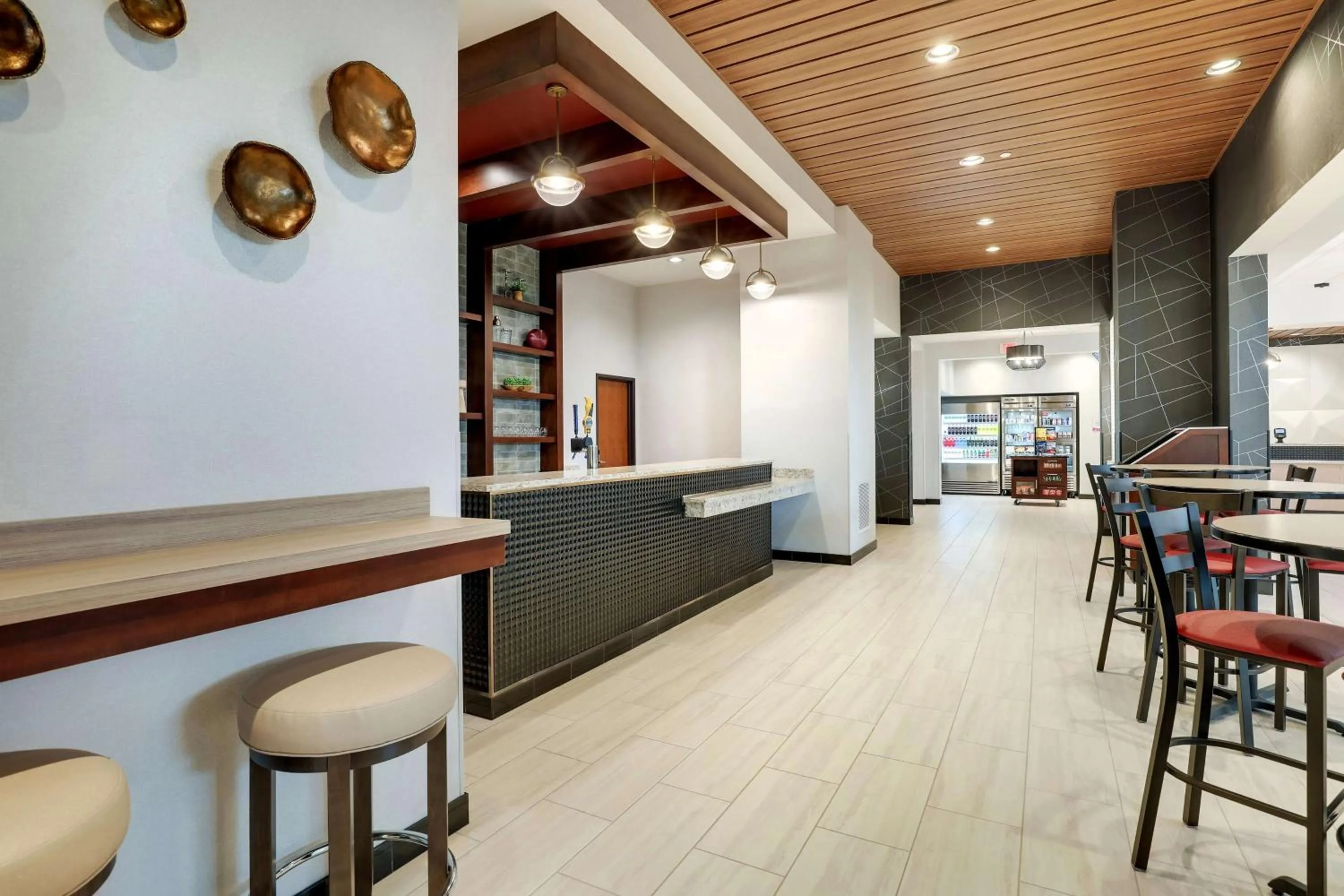 Lounge or bar in Drury Plaza Hotel Cincinnati Florence