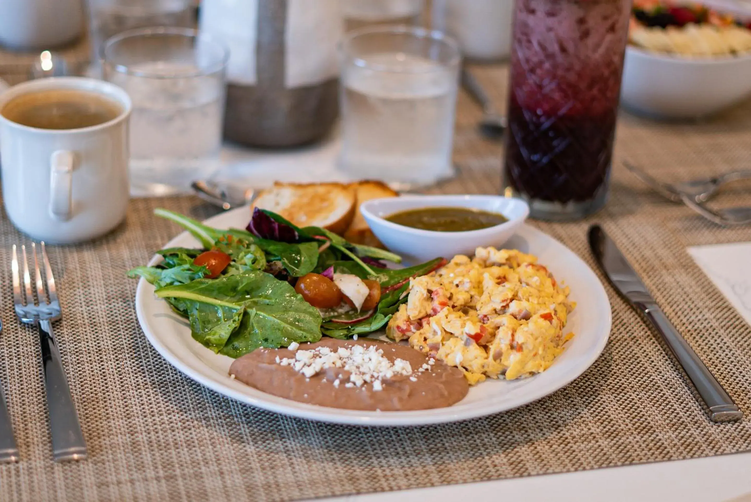 Restaurant/places to eat in Flamboyan Hotel & Residences Restaurant/places to eat in Flamboyan Hotel & Residences