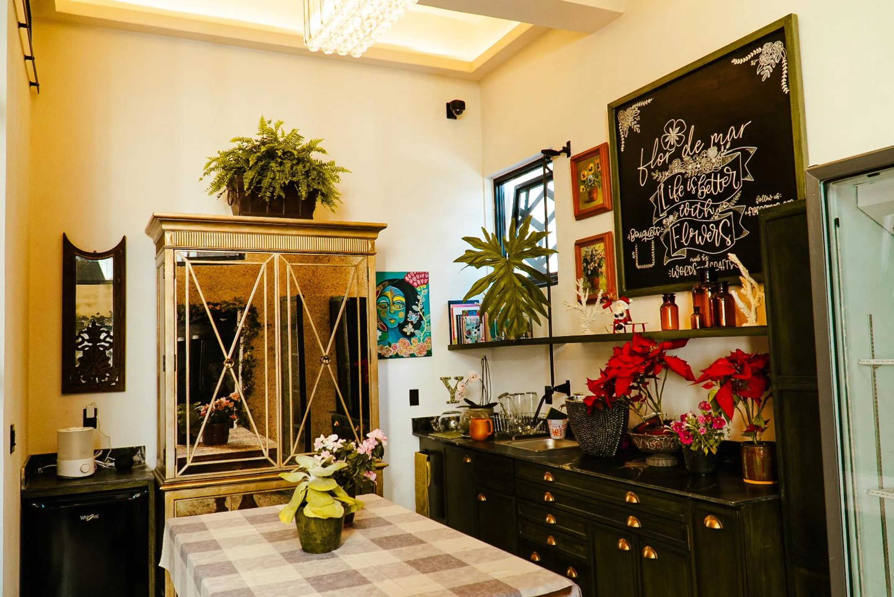 On-site shops in Flamboyan Hotel & Residences