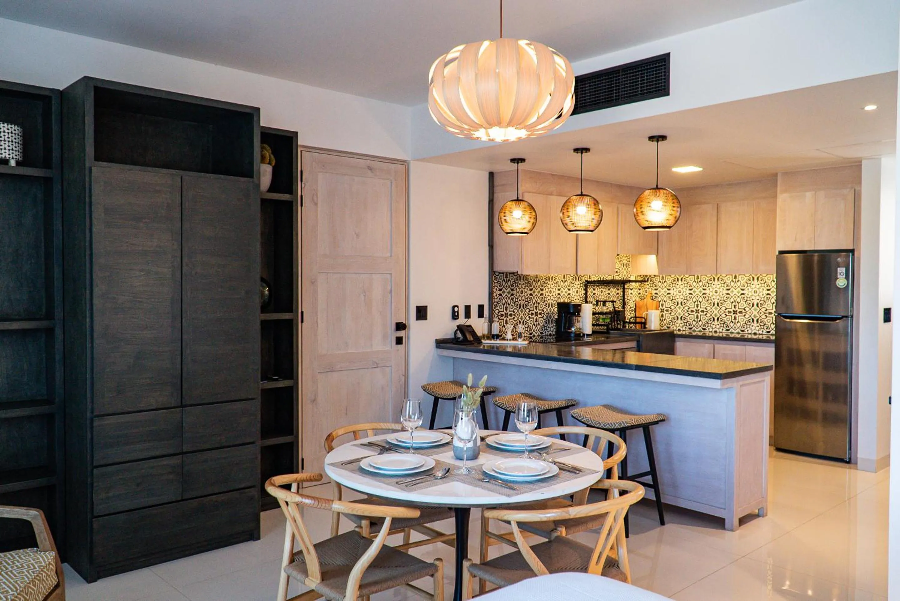 Kitchen or kitchenette in Flamboyan Hotel & Residences