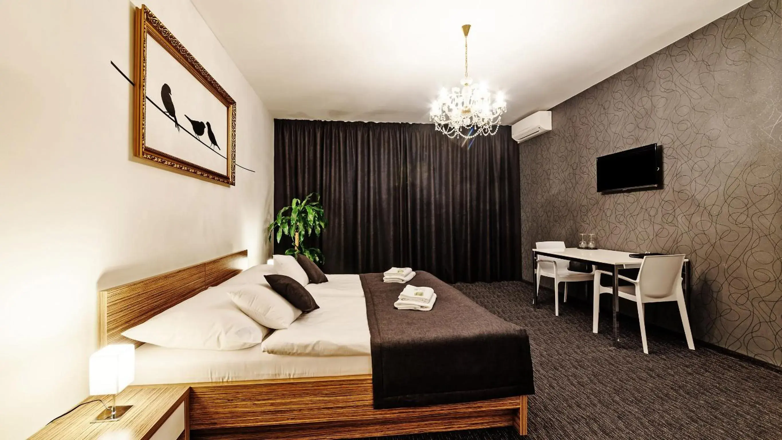 Double or Twin Room with Spa Bath - single occupancy in Penzion Bird's Nest Double or Twin Room with Spa Bath - single occupancy in Penzion Bird's Nest