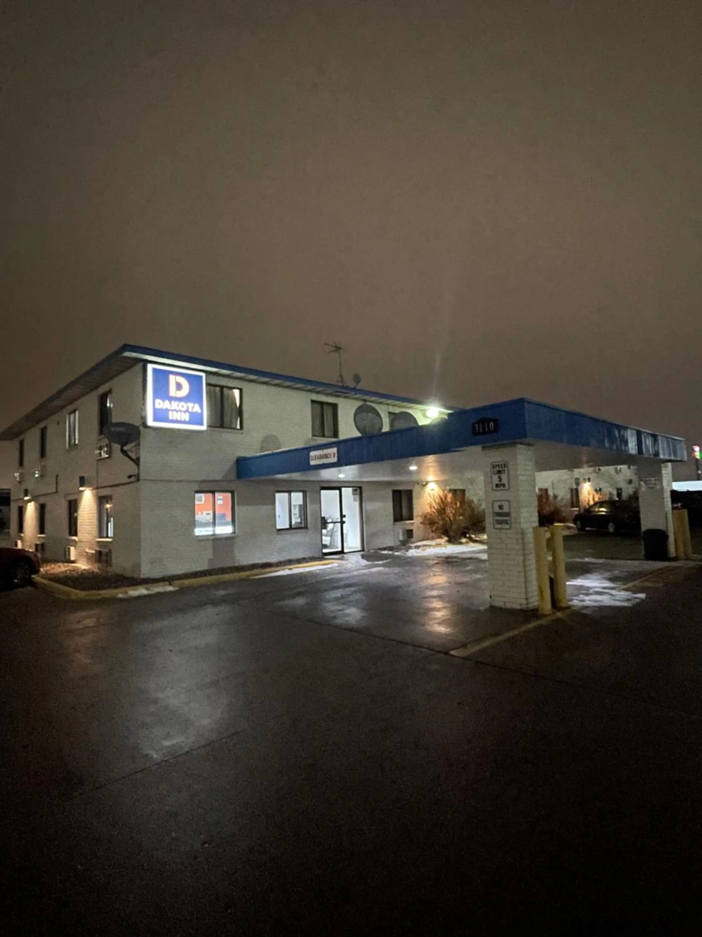 Property building in Dakota inn