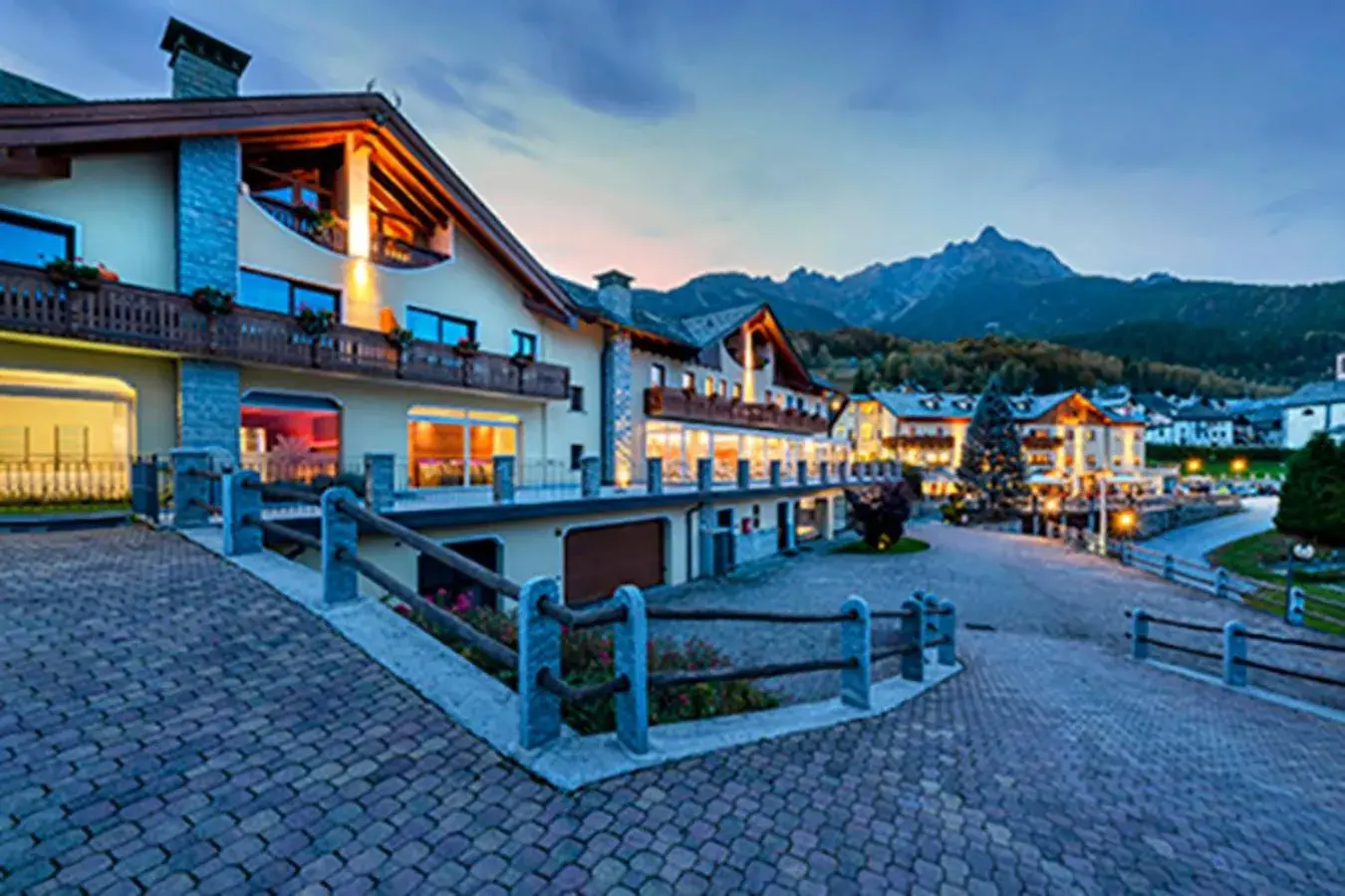 Albergo Edelweiss - LareSpa Albergo Edelweiss - LareSpa