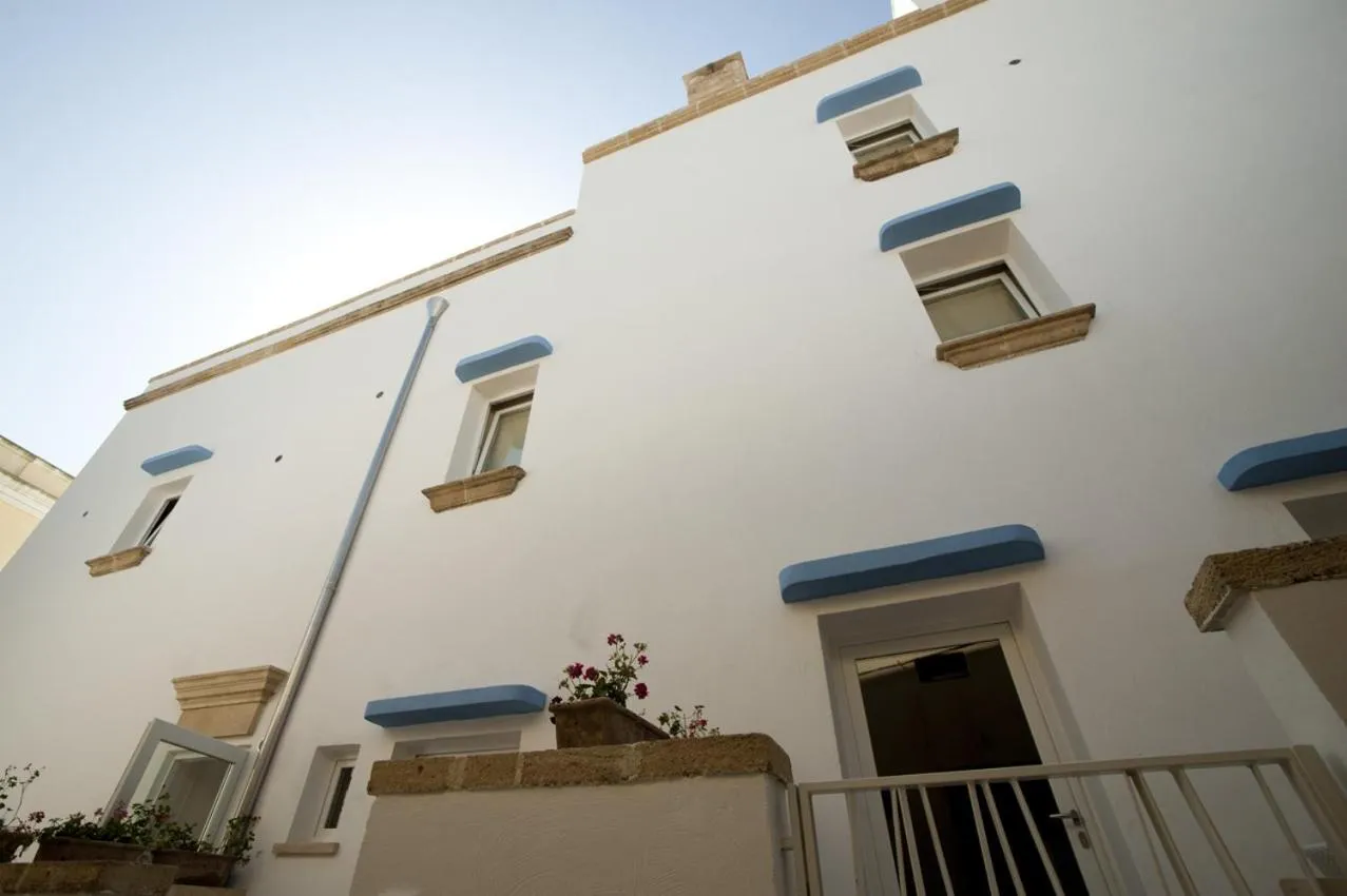 Facade/entrance in TS Residence