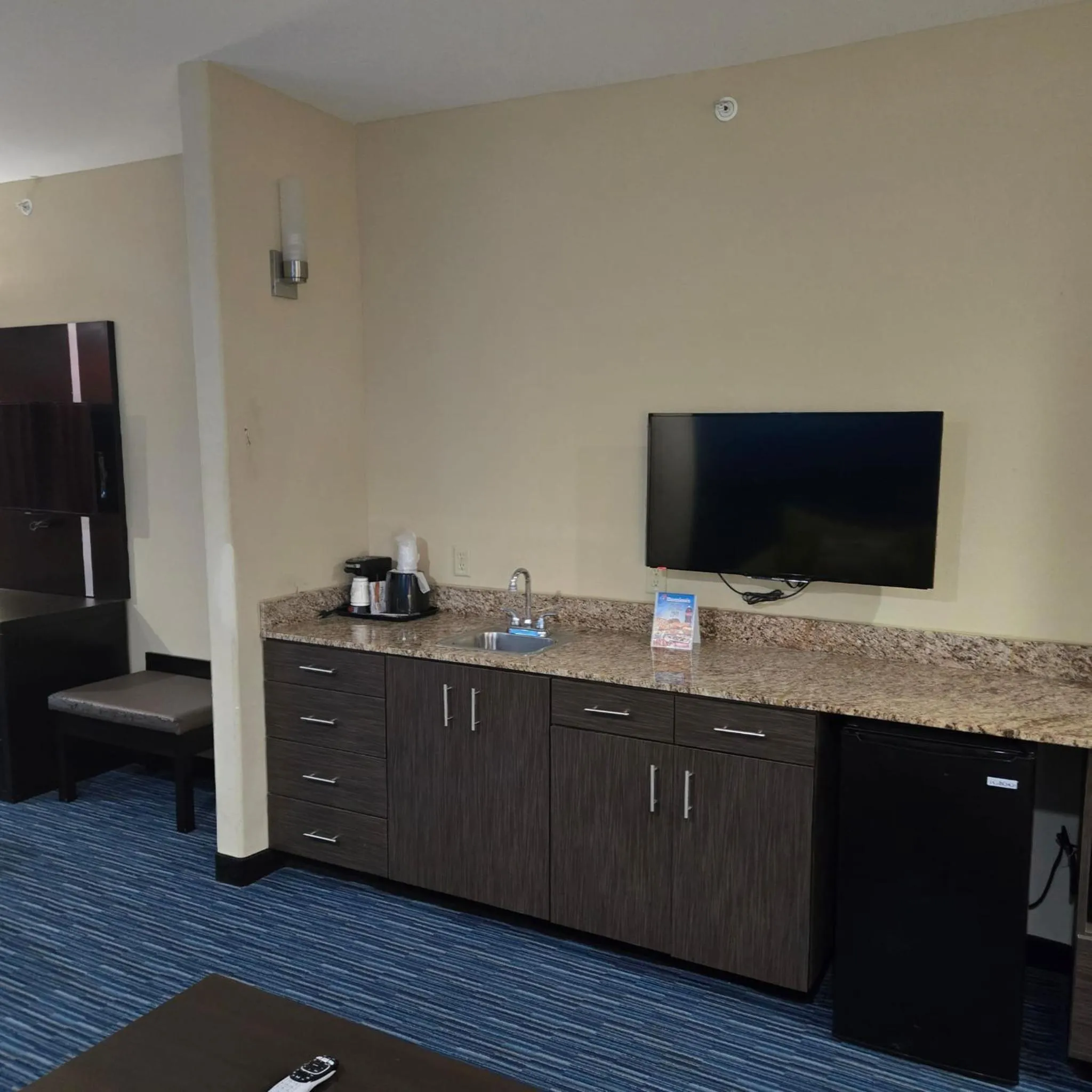 Bedroom in Karnes City Lodge