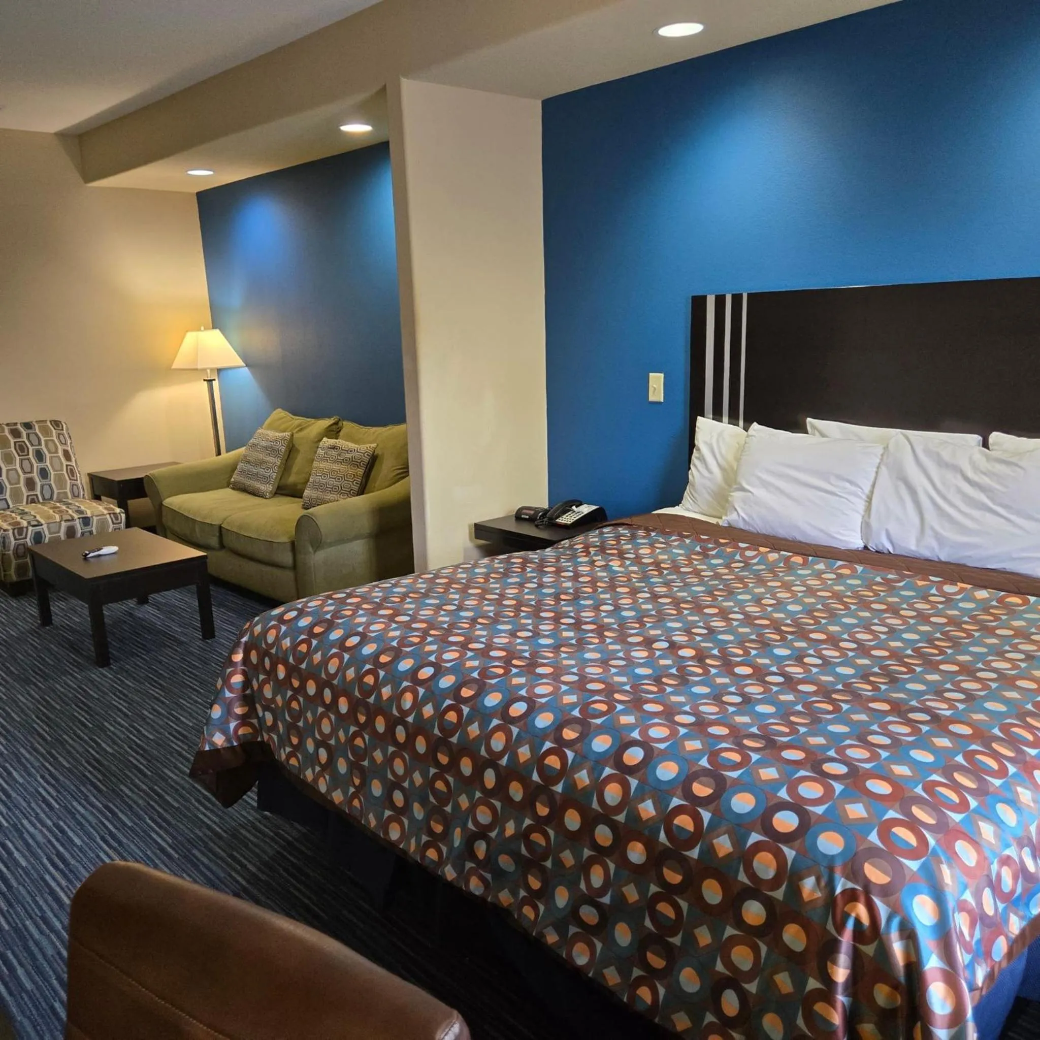 Bedroom, Bed in Karnes City Lodge