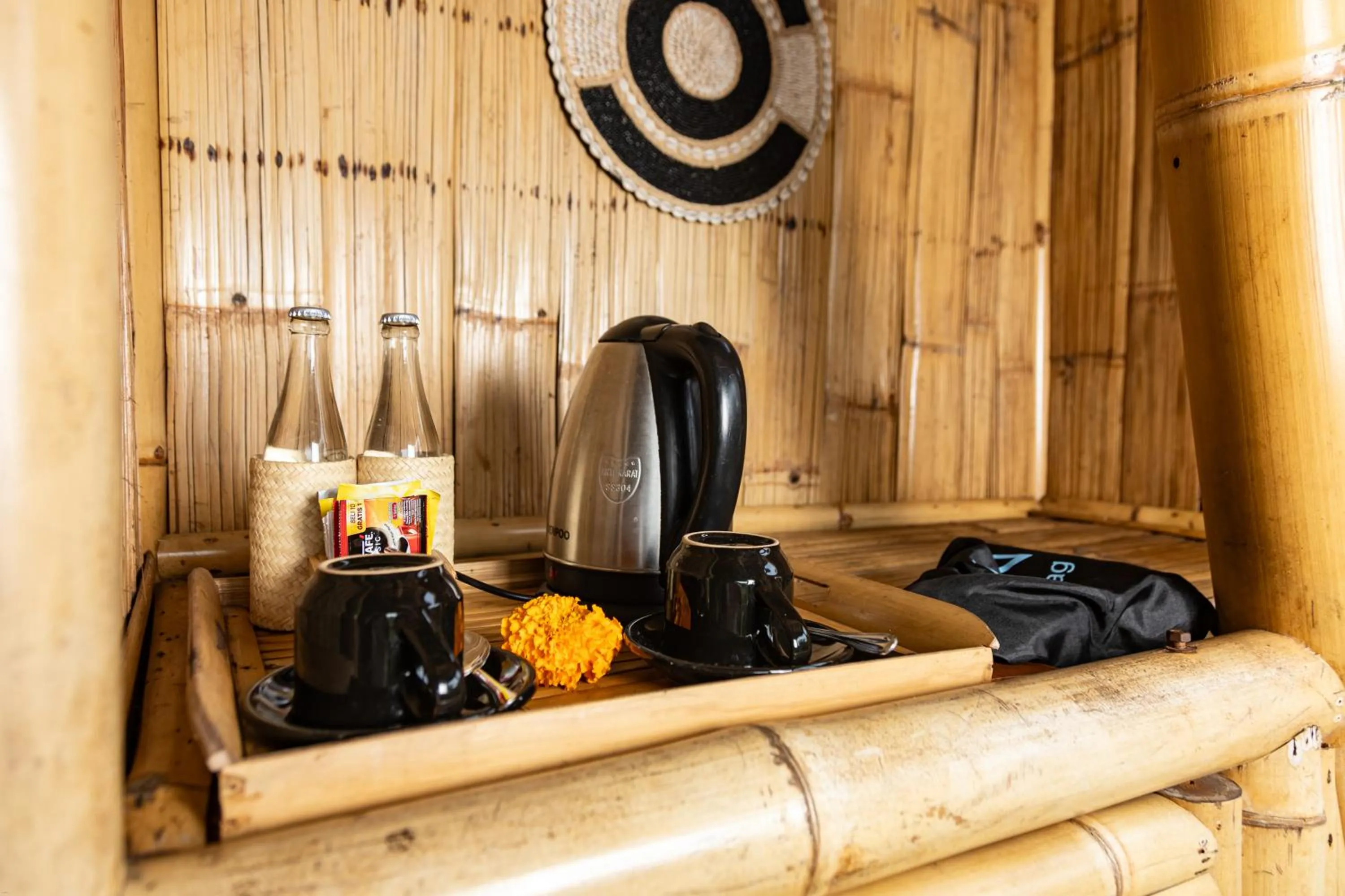 Coffee/tea facilities in TUJUH Angel by GenuineHost
