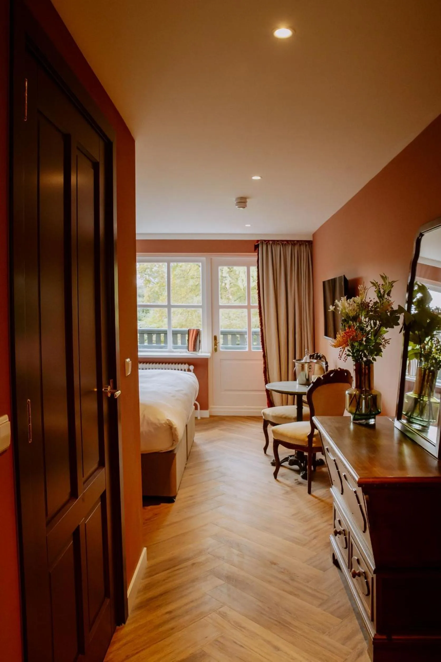 Photo of the whole room, Bed in Boetiekhotel De Kastanjehof