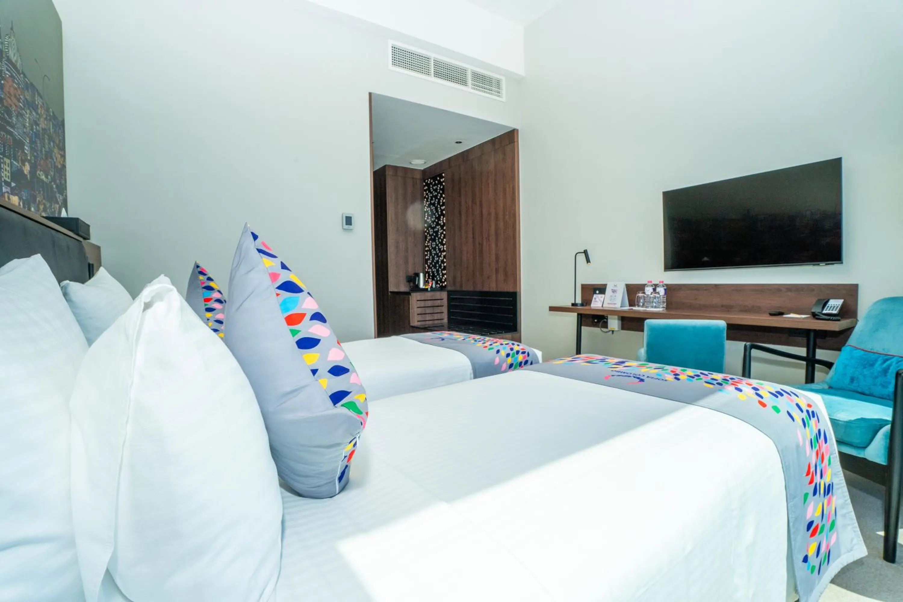 Photo of the whole room, Bed in Sofia Colombo City Hotel