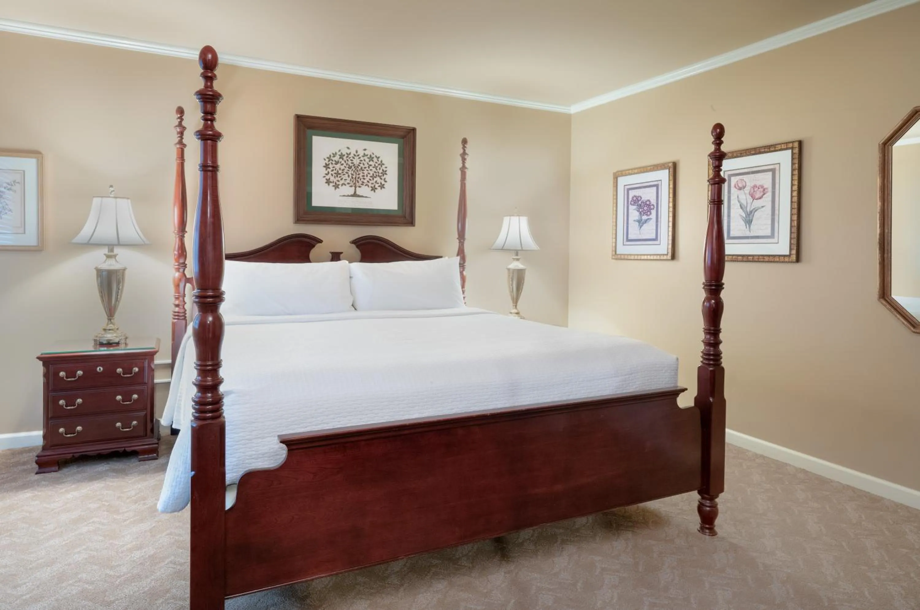 Bed in Pine Barn Inn