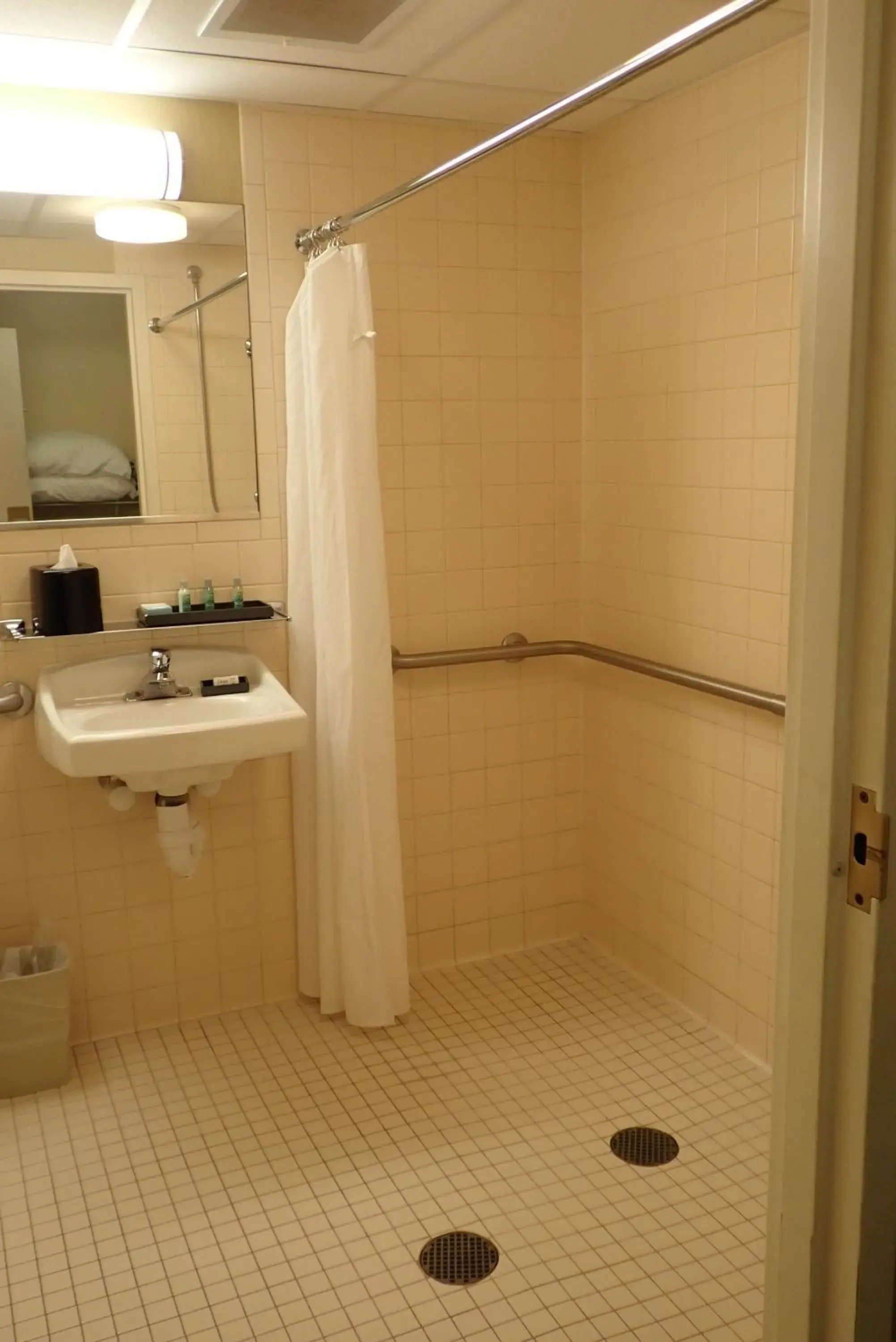 Double Room - Disability Access in Pine Barn Inn Double Room - Disability Access in Pine Barn Inn