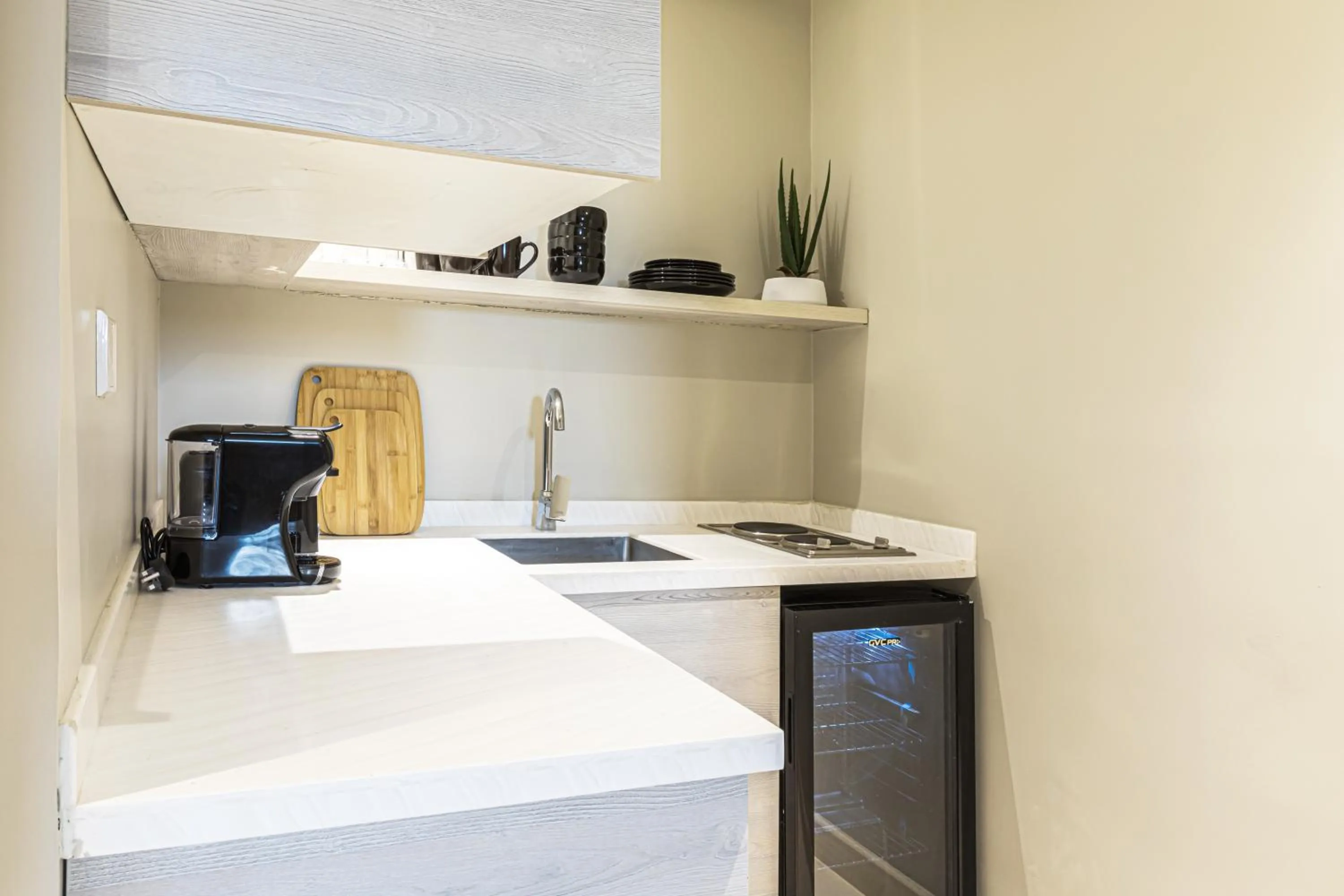 Kitchen or kitchenette in Stella Stays Olaya Tower 1
