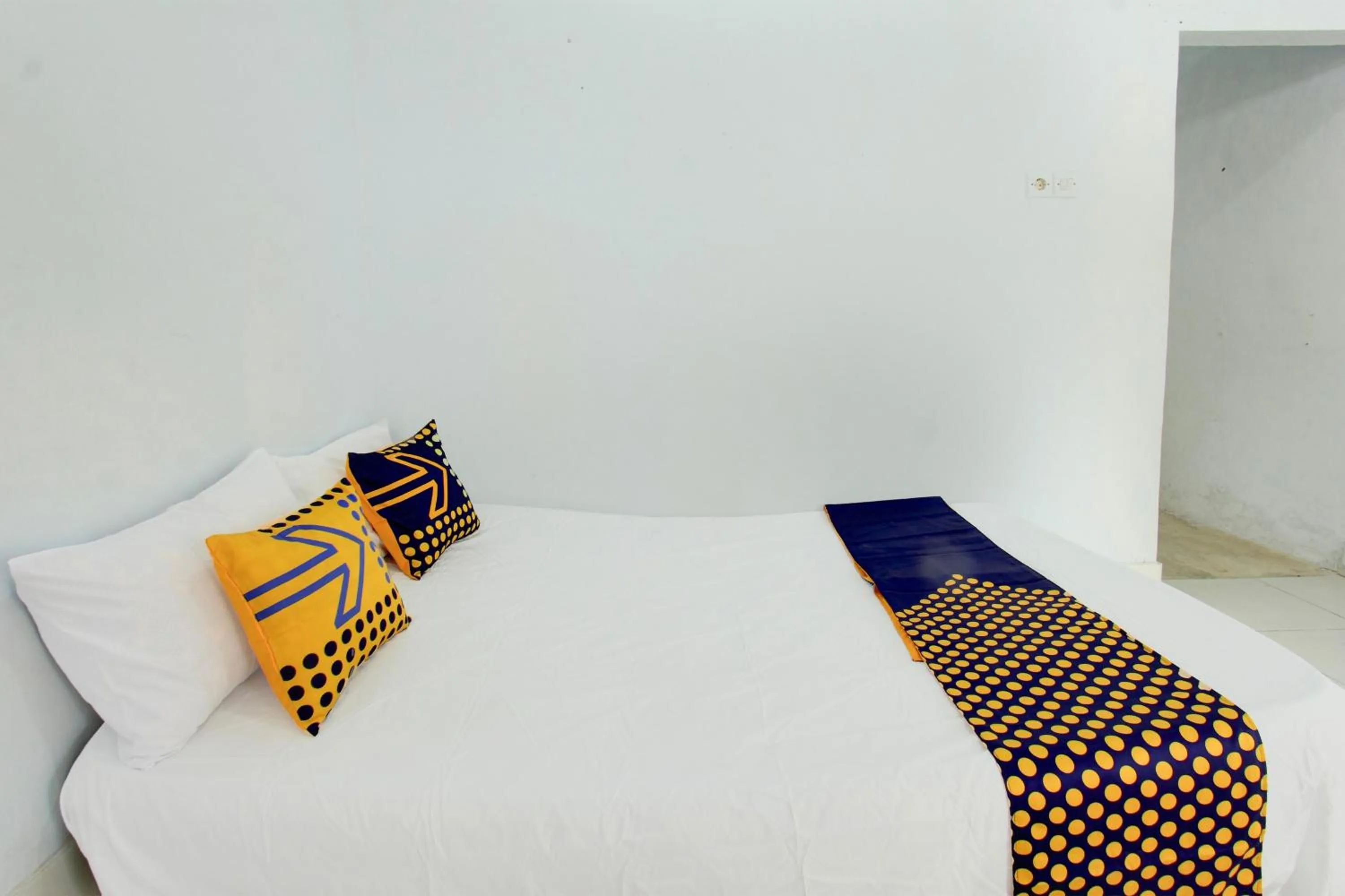 Bedroom in OYO Life 93015 Kos Anto