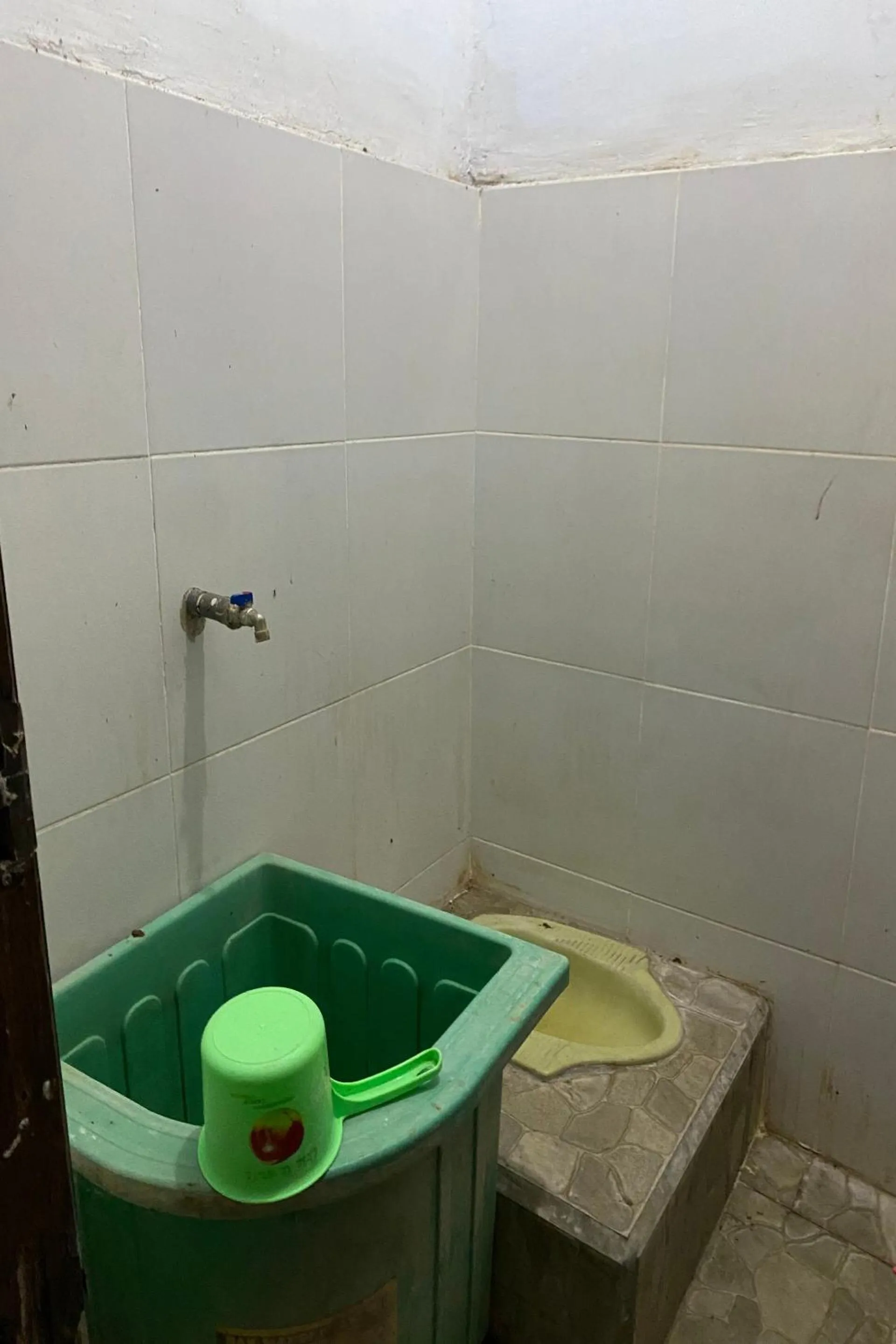 Bathroom in OYO Life 93259 Kos Kurnia