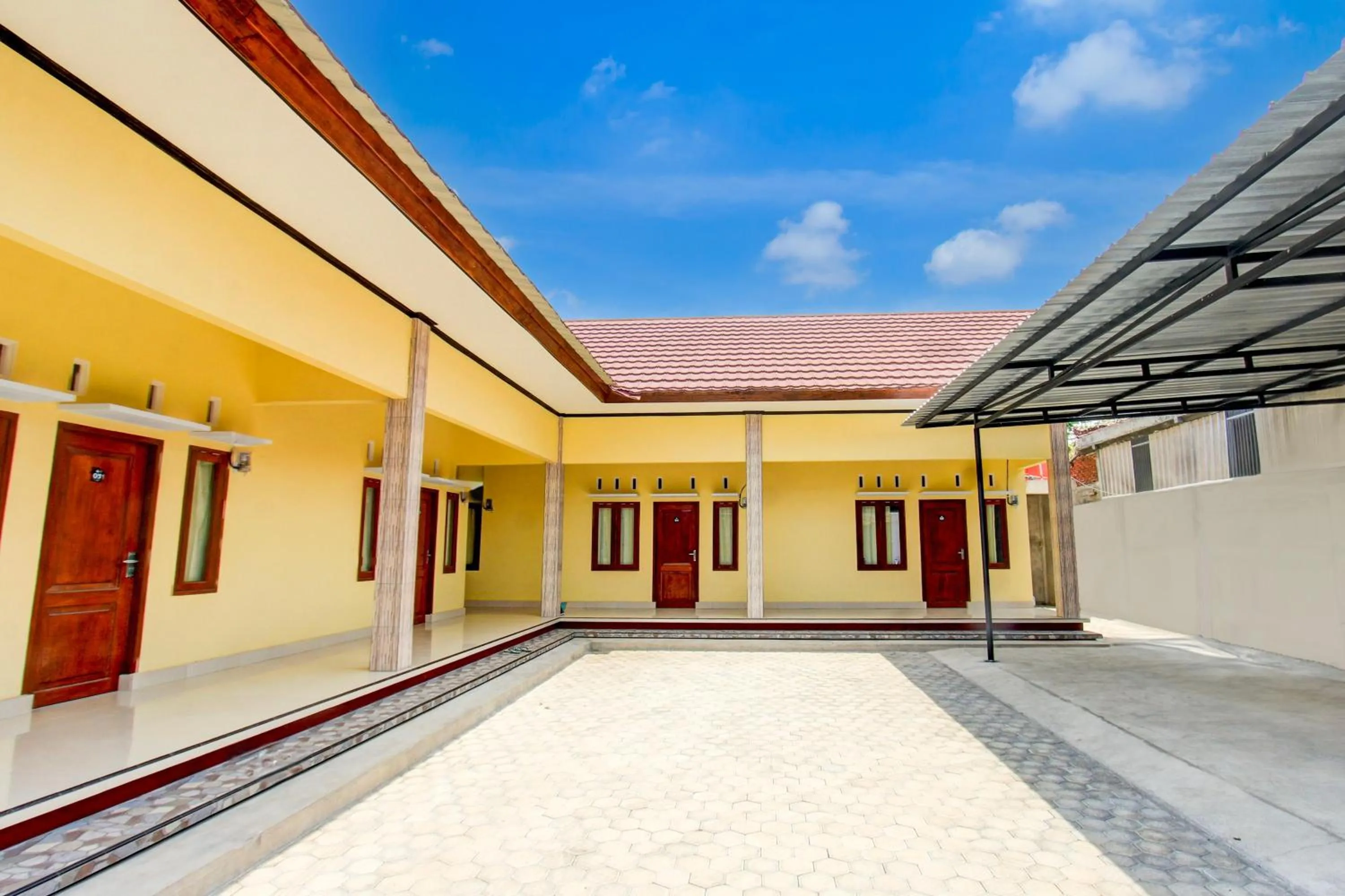 Lobby or reception in OYO Life 93255 Kosan Teratai Jaya