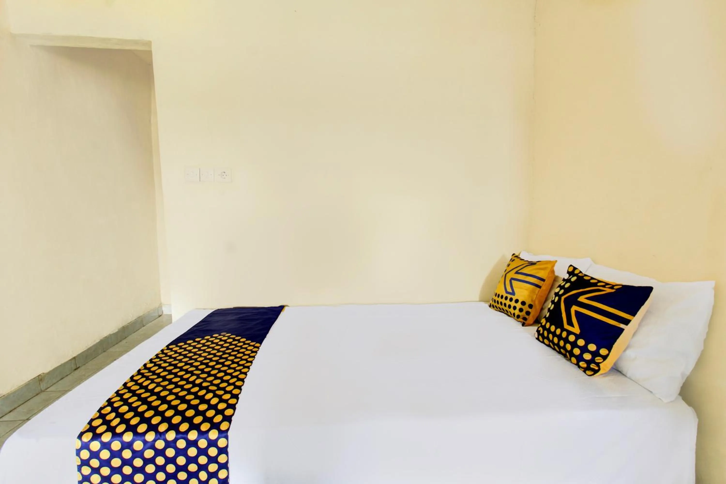 Bedroom, Bed in OYO Life 93256 Kos Meninting