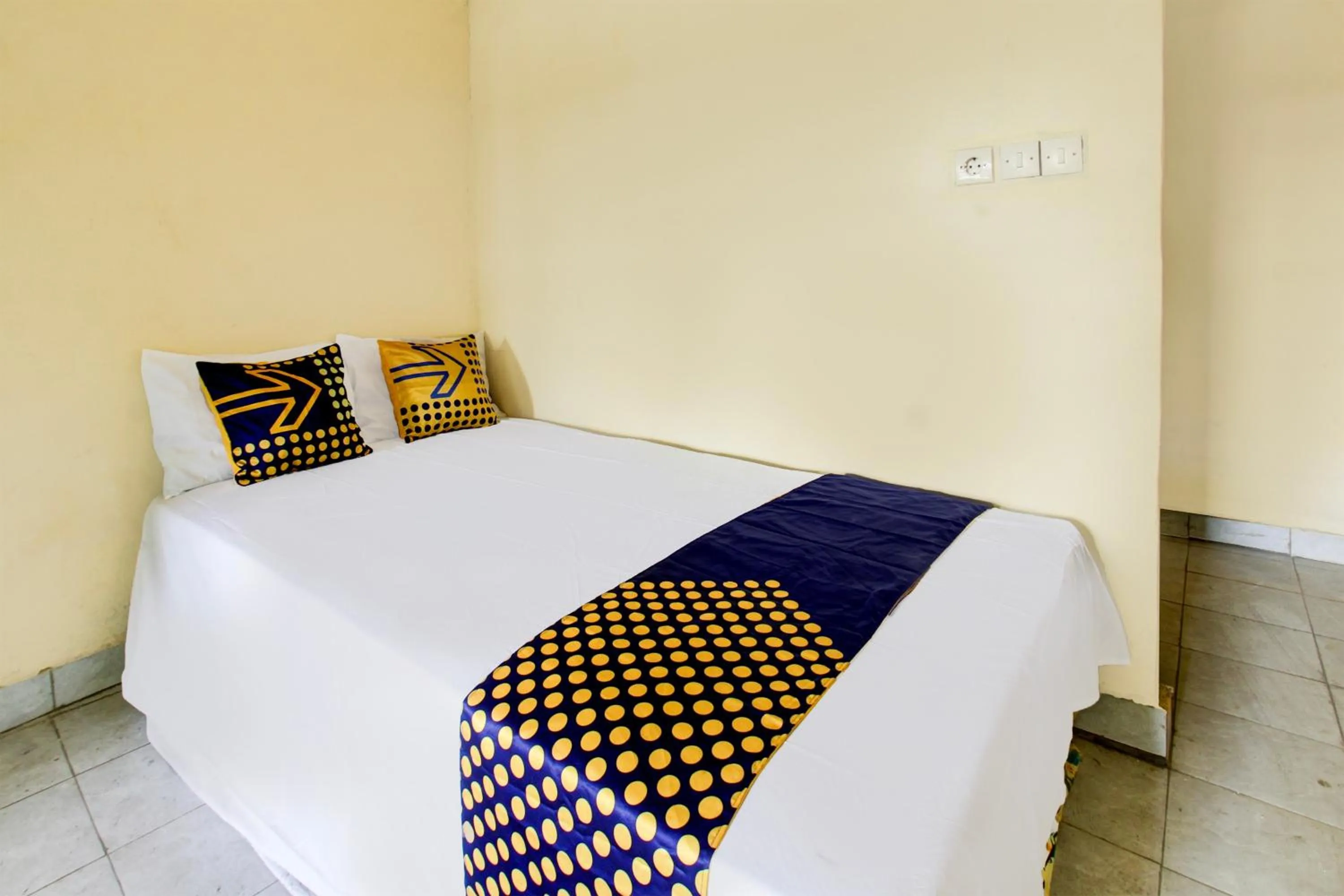 Bedroom, Bed in OYO Life 93256 Kos Meninting