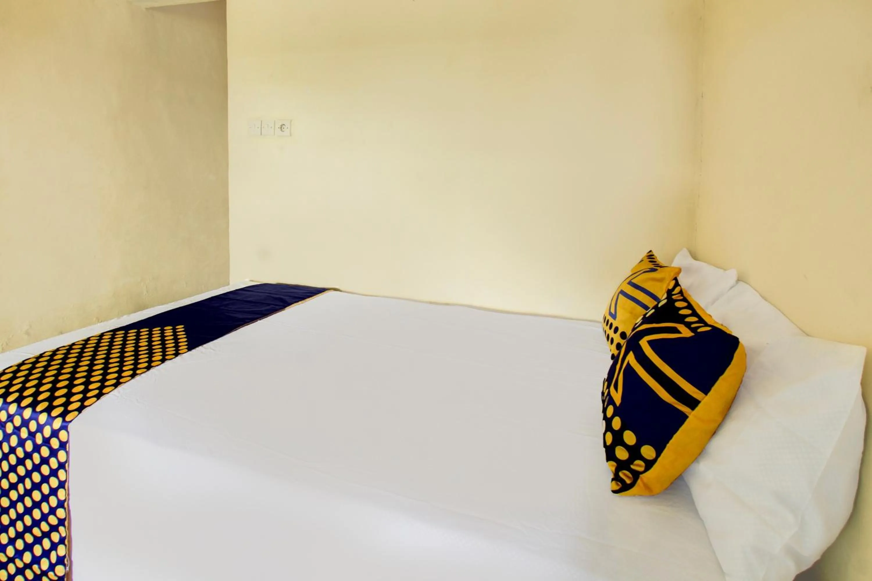 Bedroom, Bed in OYO Life 93256 Kos Meninting