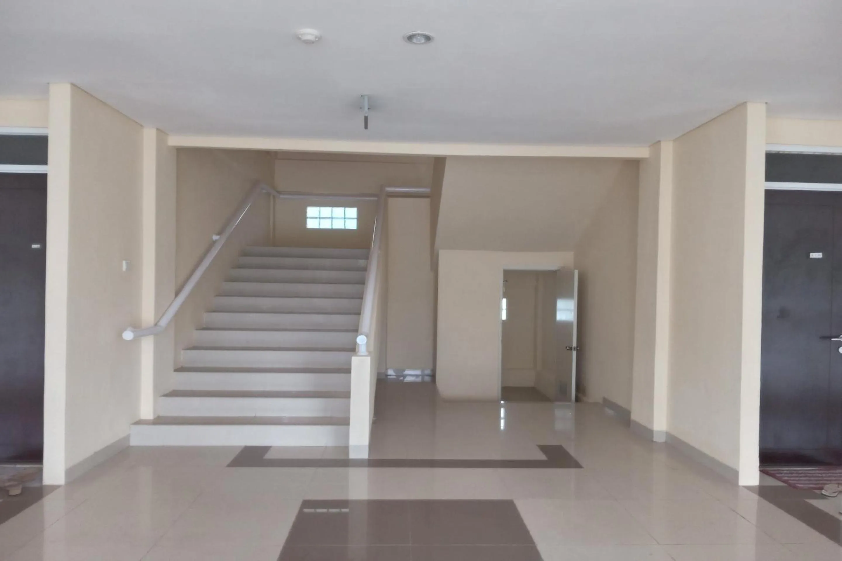 Lobby or reception in OYO Life 93399 Kos Batulayar