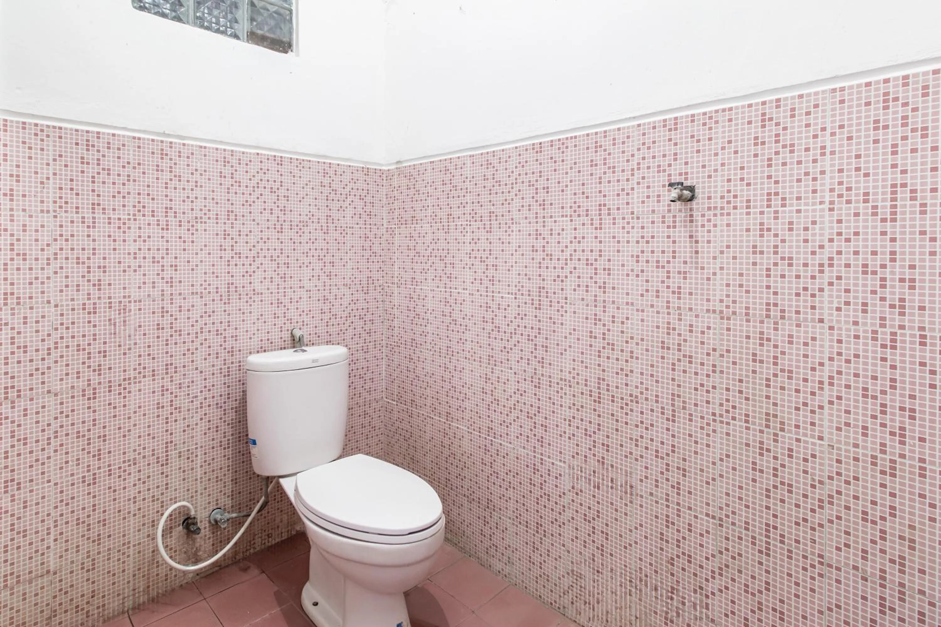 Bathroom in OYO Life 93504 Kost Krisna