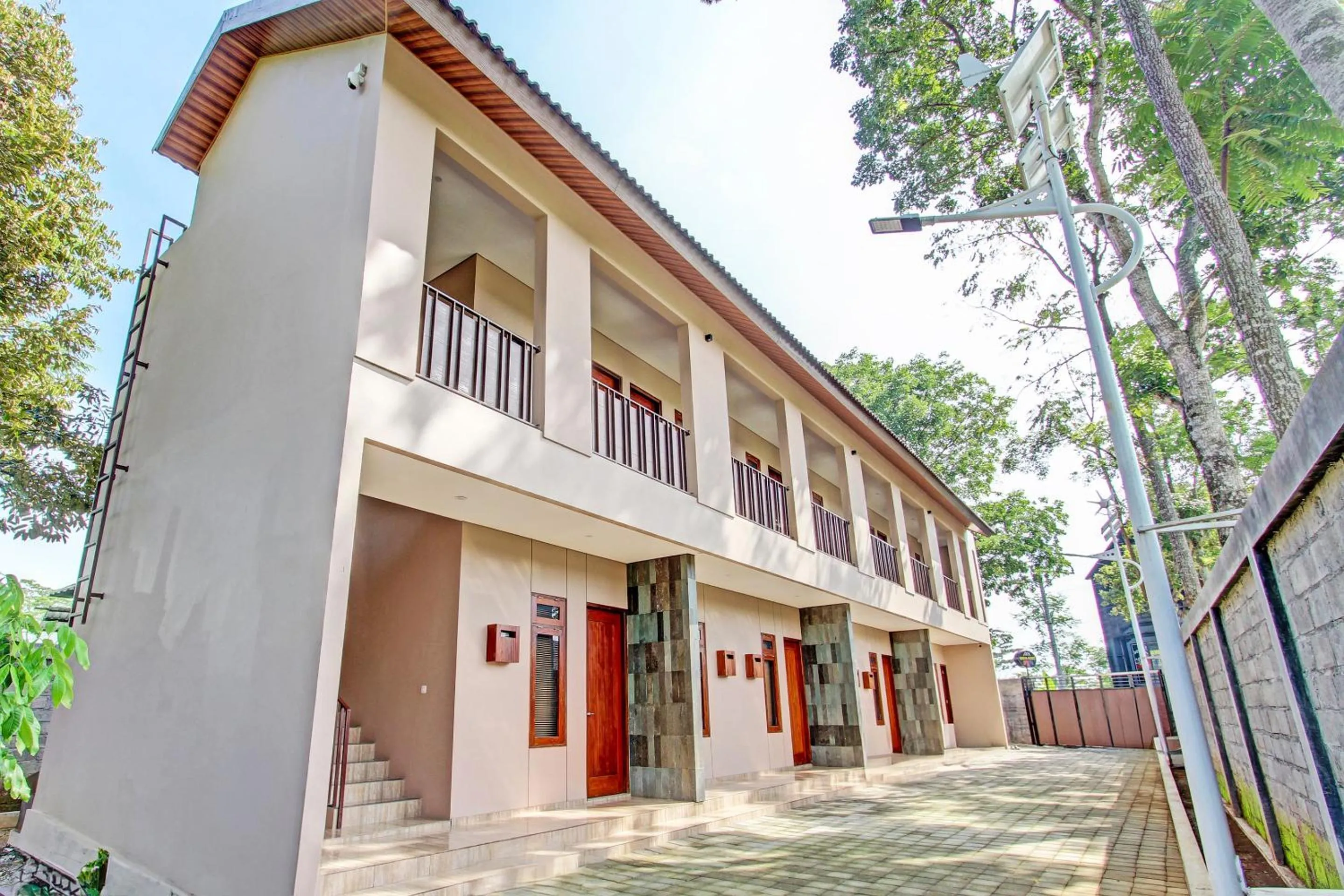 Facade/entrance in OYO Life 93497 Griya Kost Rr