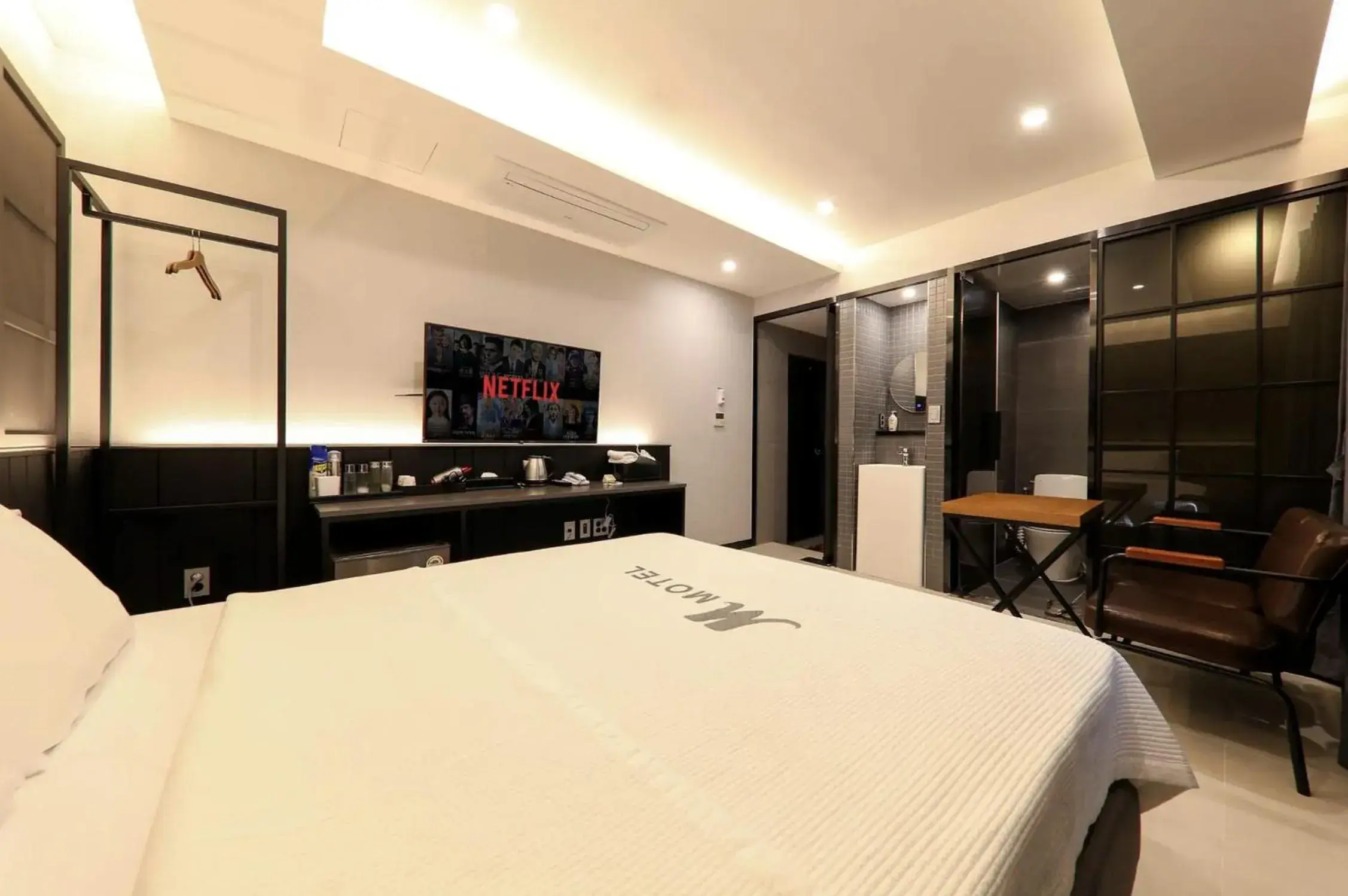 Bed in The M Hotel Bed in The M Hotel