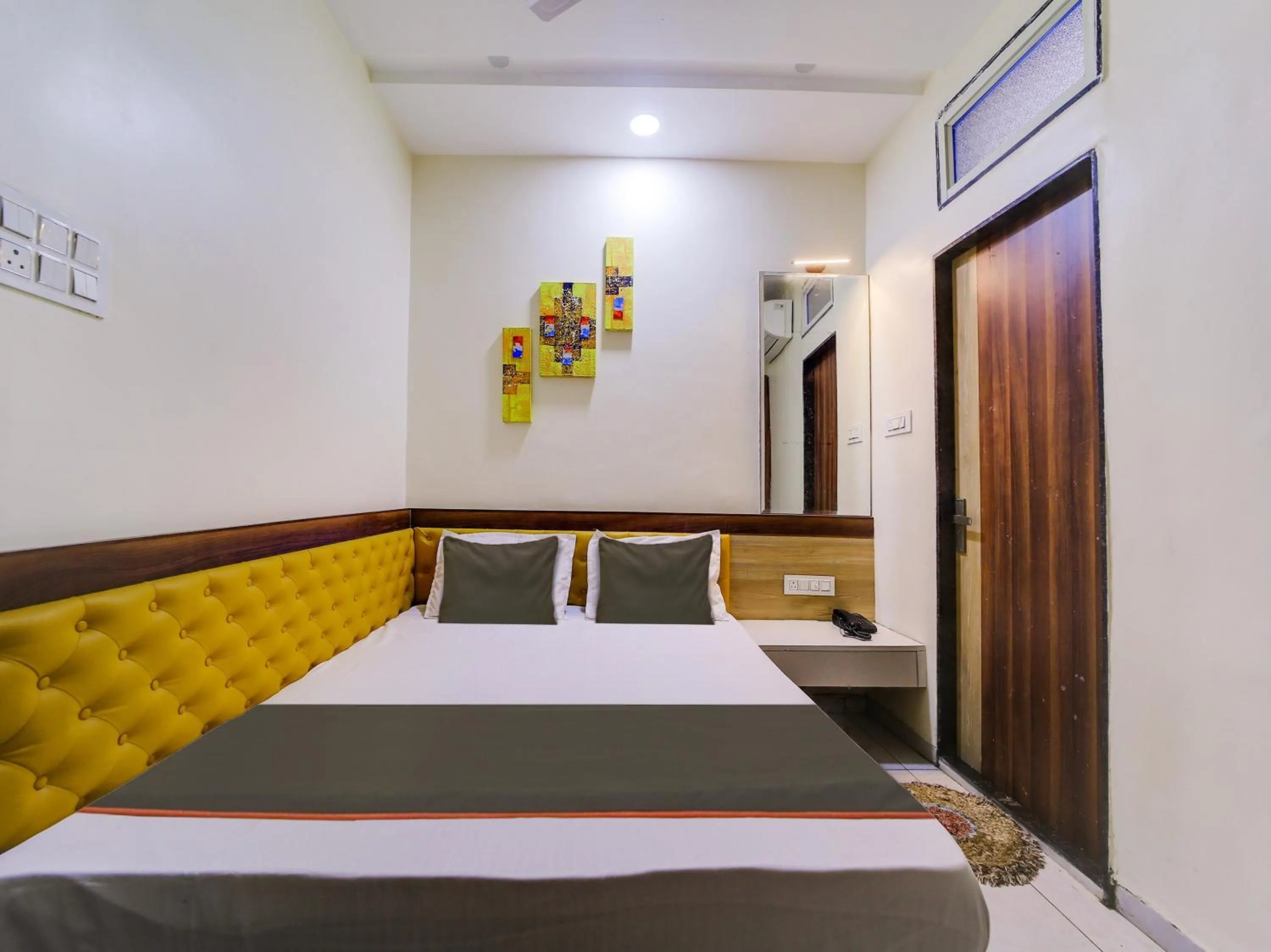 Bedroom, Bed in Hotel O by OYO Shyam Paradise