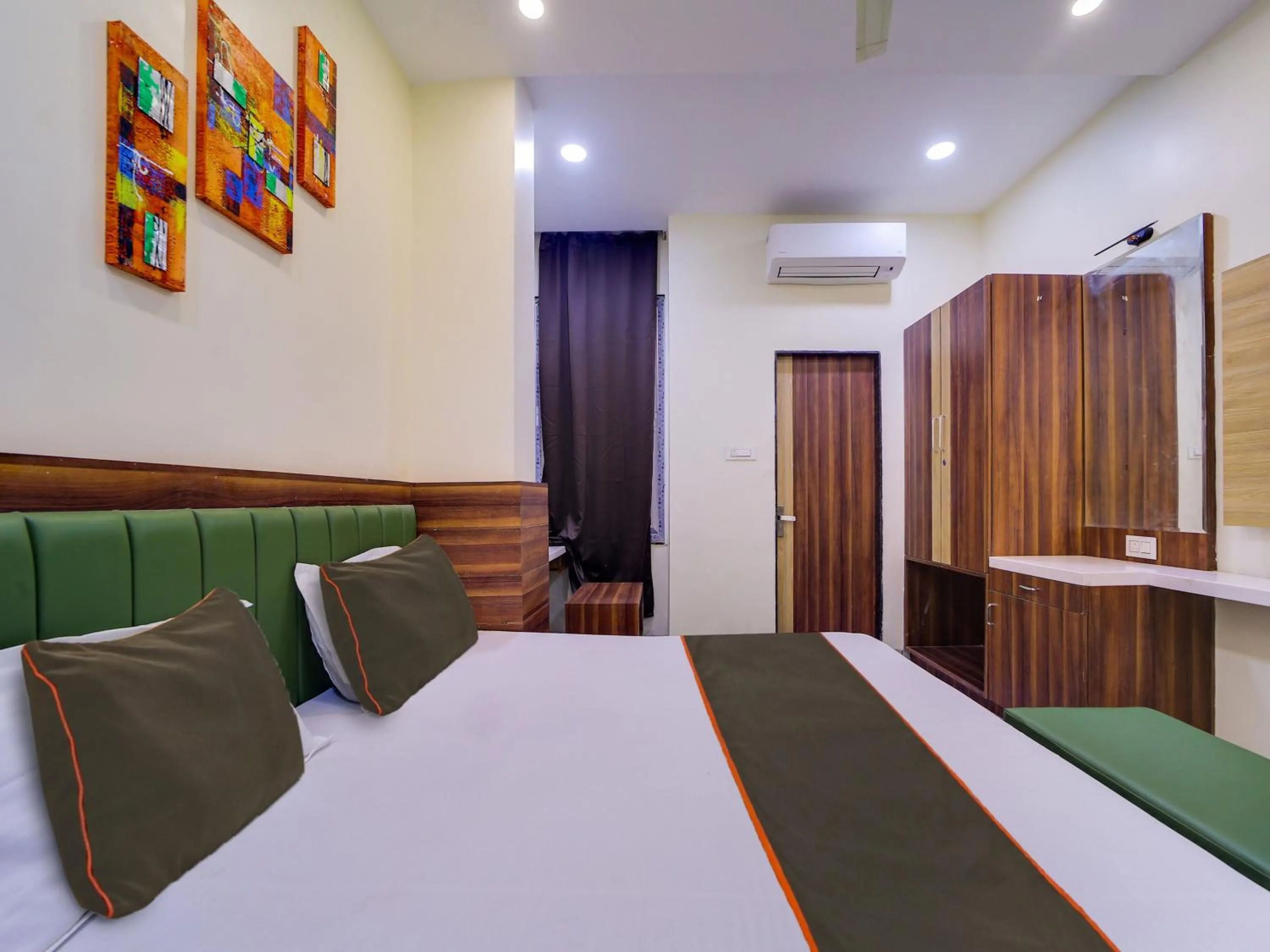 Bedroom, Bed in Hotel O by OYO Shyam Paradise