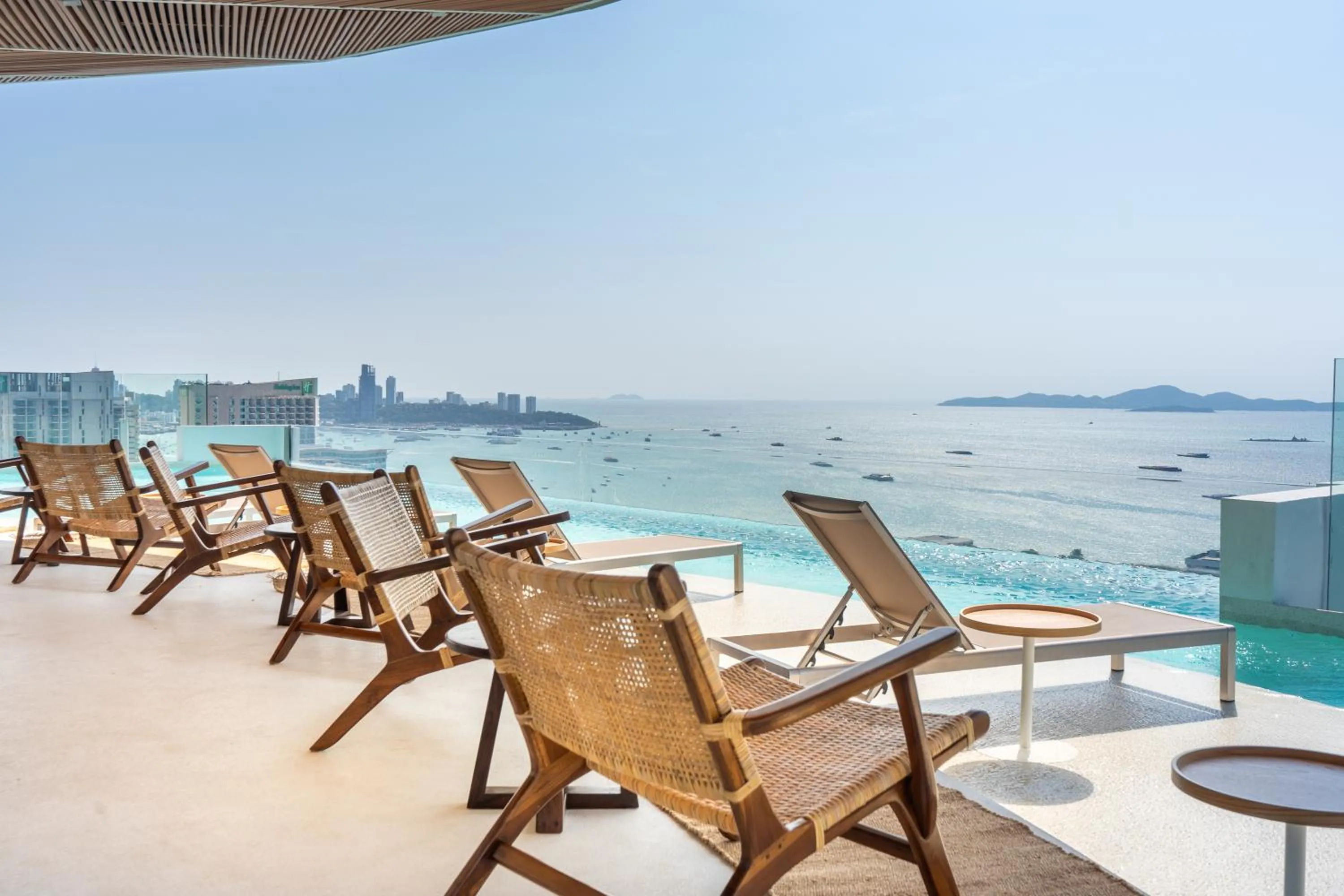 Swimming pool in Akara Hotel Pattaya