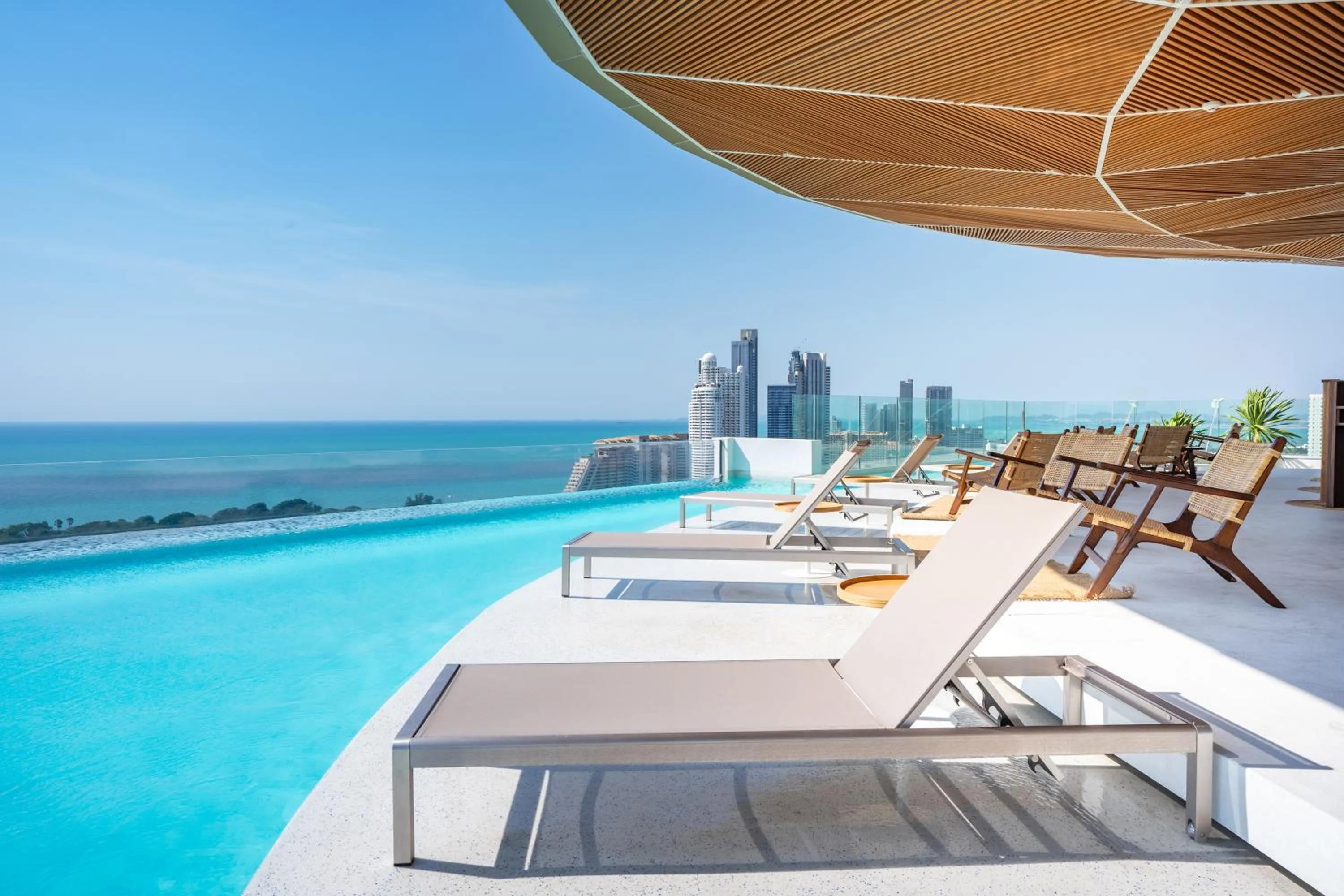 Swimming pool in Akara Hotel Pattaya