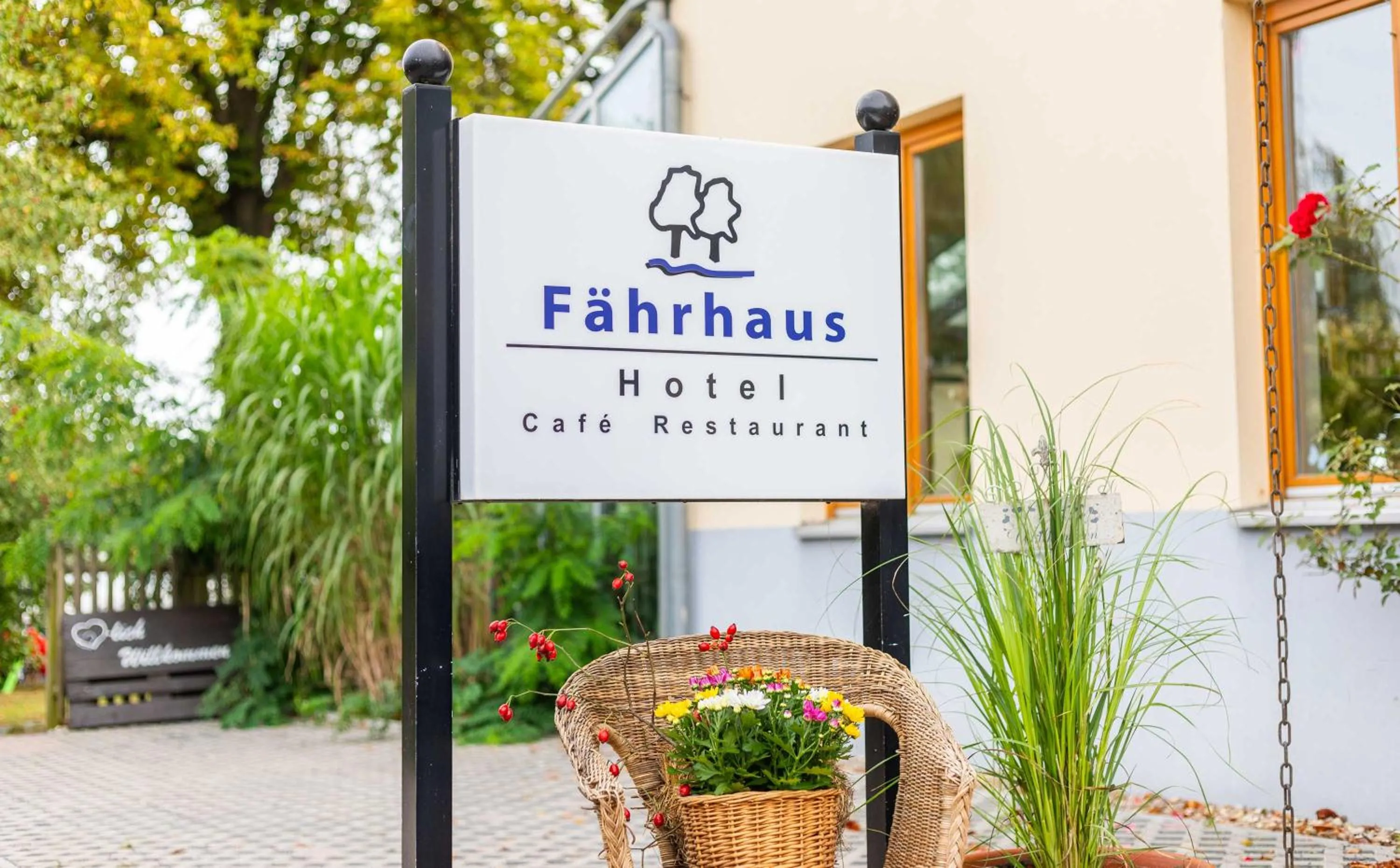 Facade/entrance in Hotel Fährhaus GmbH