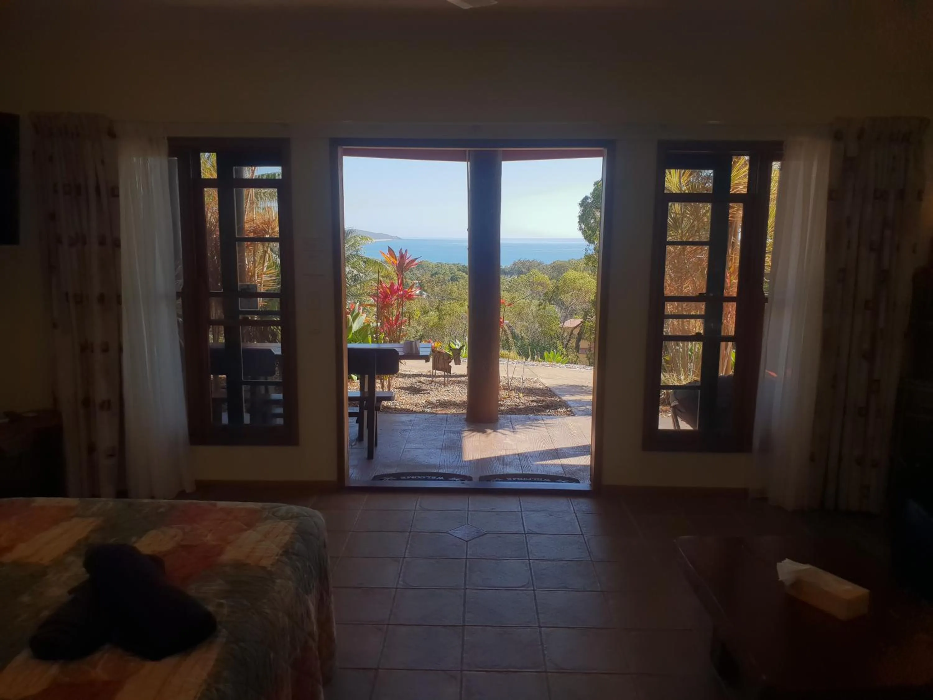 Garden, Bed in Escape 1770 Motel - No Kids - NO SMOKING - No Partying