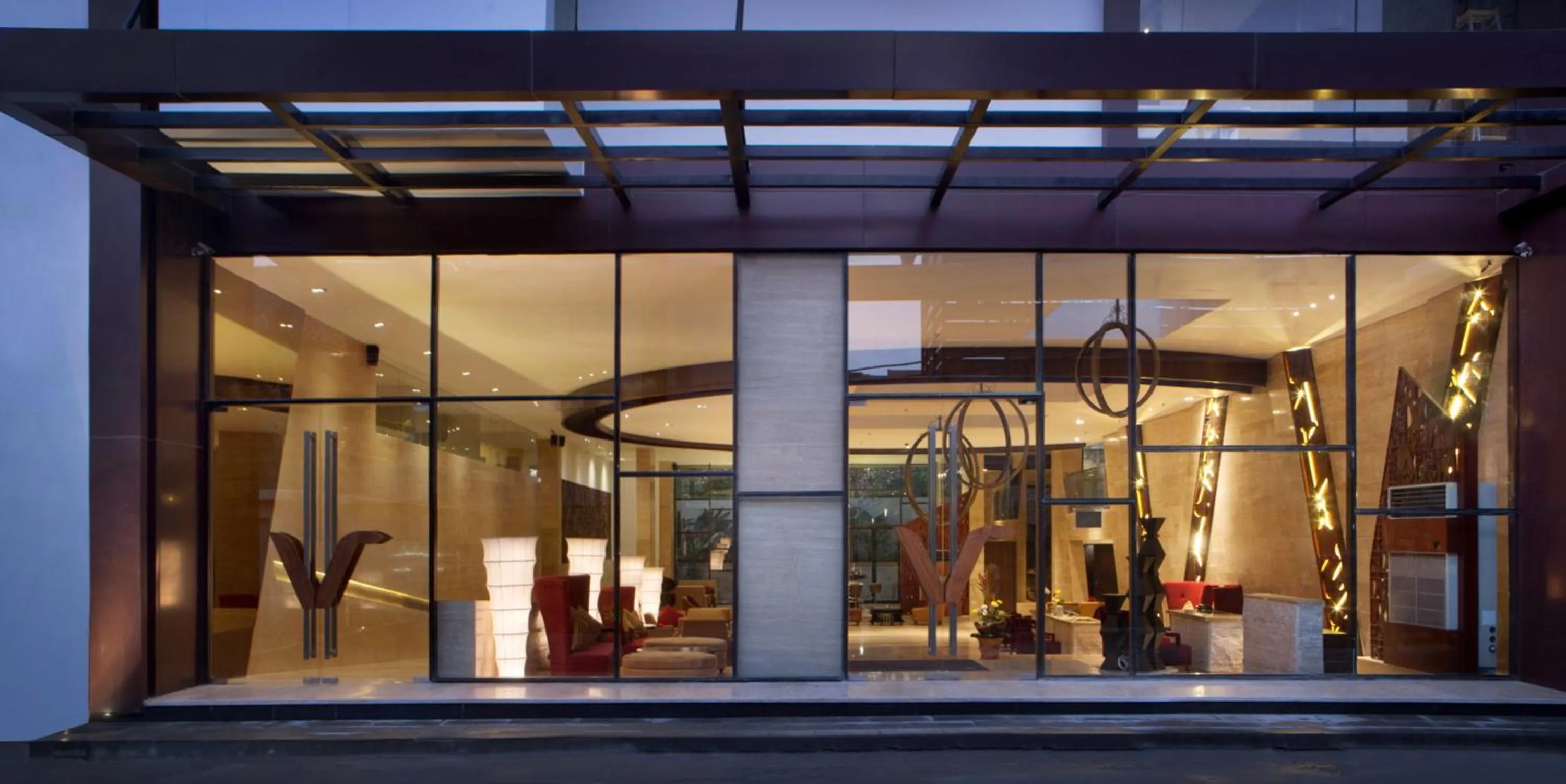 Facade/entrance in de Vins Sky Hotel Seminyak