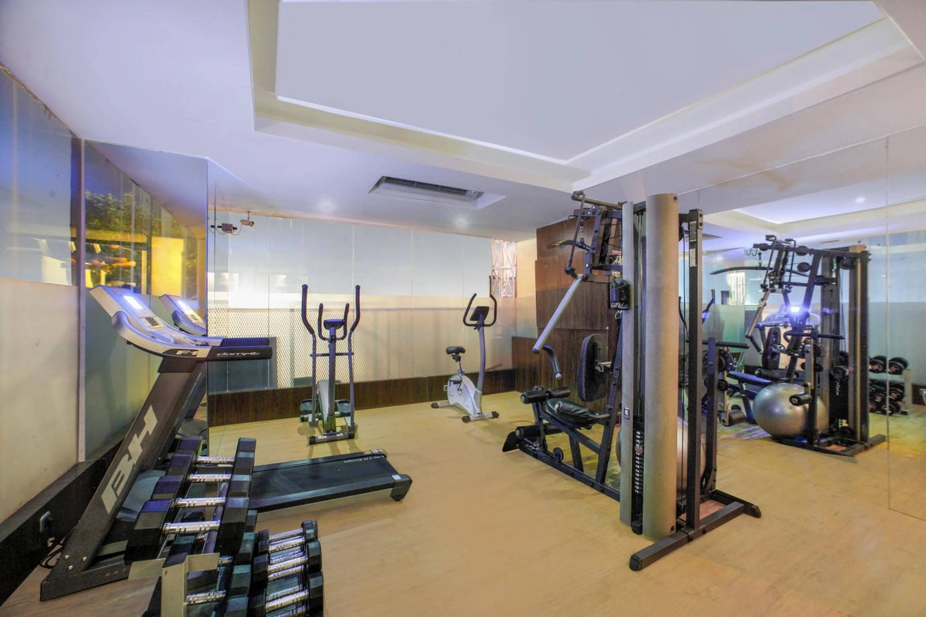 Fitness centre/facilities in de Vins Sky Hotel Seminyak